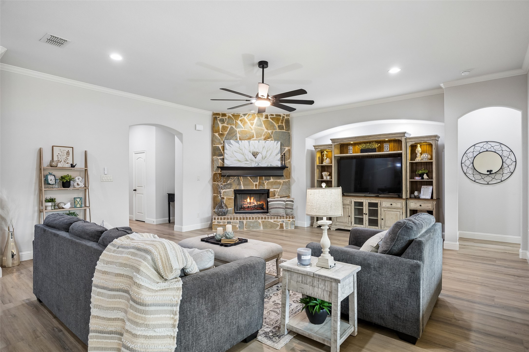 217 Hawks Ridge Trail, Burleson, TX, 76028
