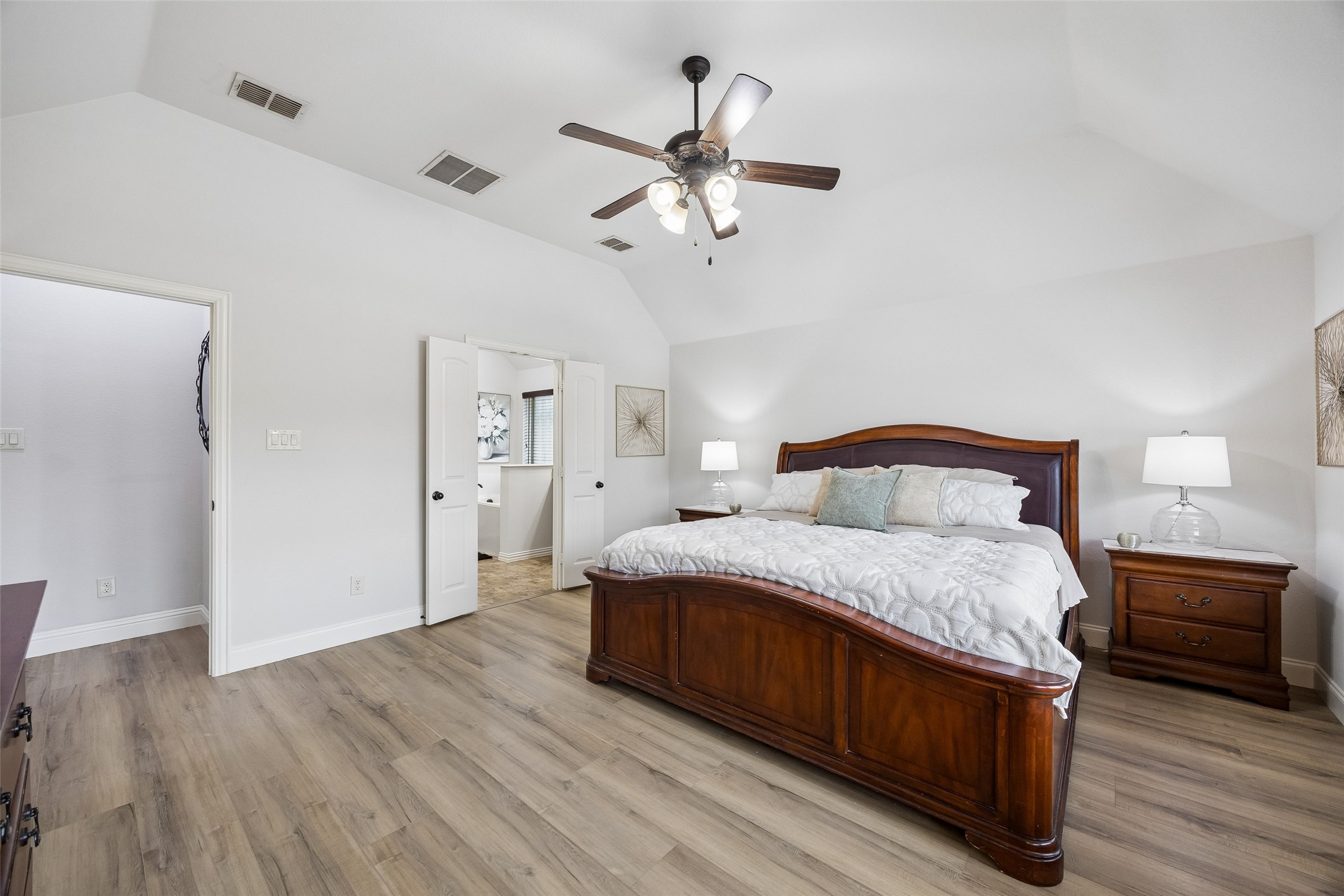 217 Hawks Ridge Trail, Burleson, TX, 76028