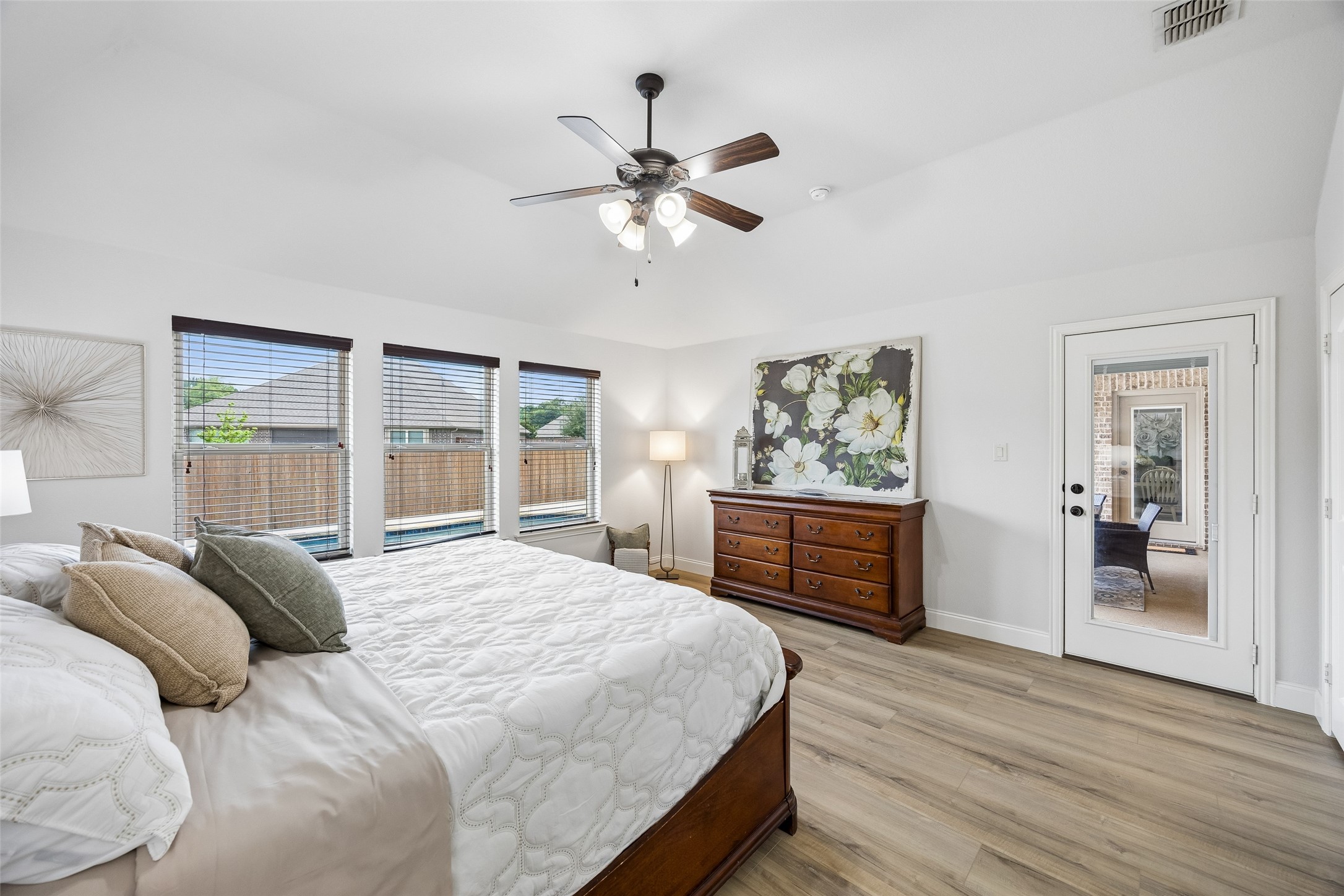 217 Hawks Ridge Trail, Burleson, TX, 76028