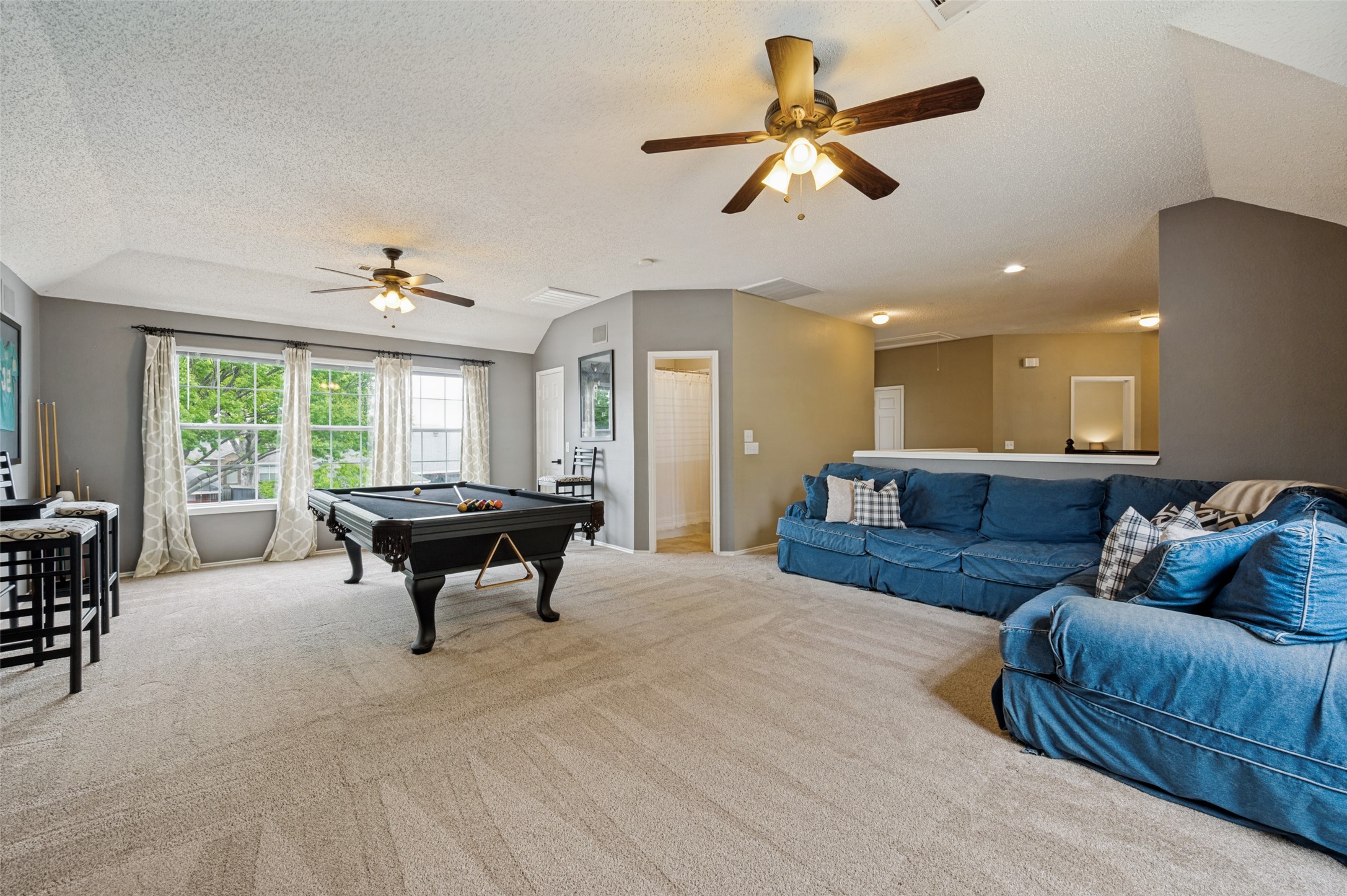Property photo 02 of 11002 BRANDENBERG Drive, Frisco, TX 75035 | MLS #21245391