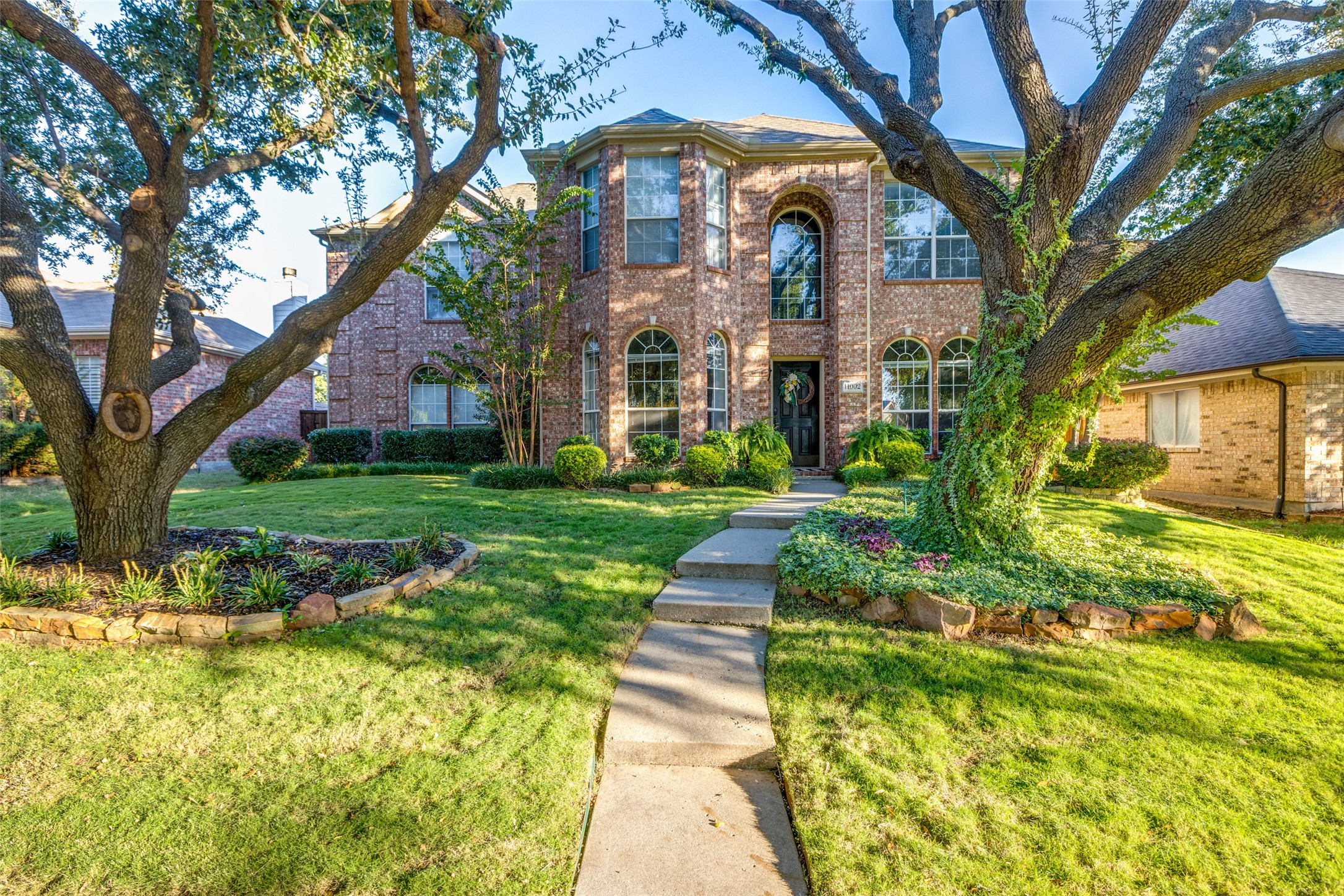 Property photo 03 of 11002 BRANDENBERG Drive, Frisco, TX 75035 | MLS #21245391