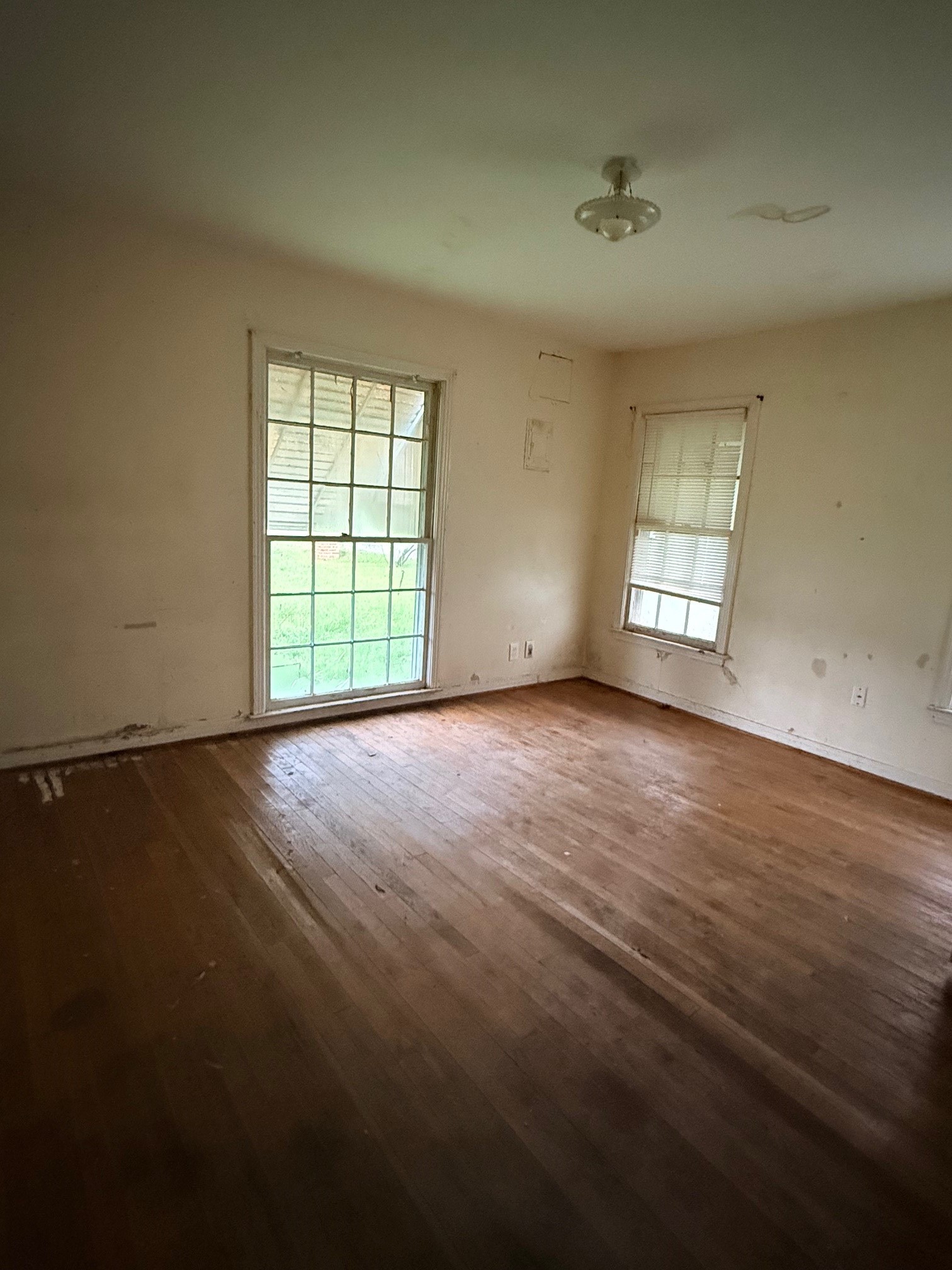 821 Hillburn Drive, Dallas, TX, 75217