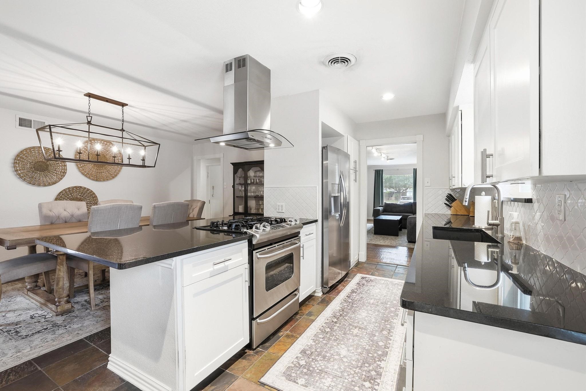 9220 Larchwood Drive, Dallas, TX, 75238