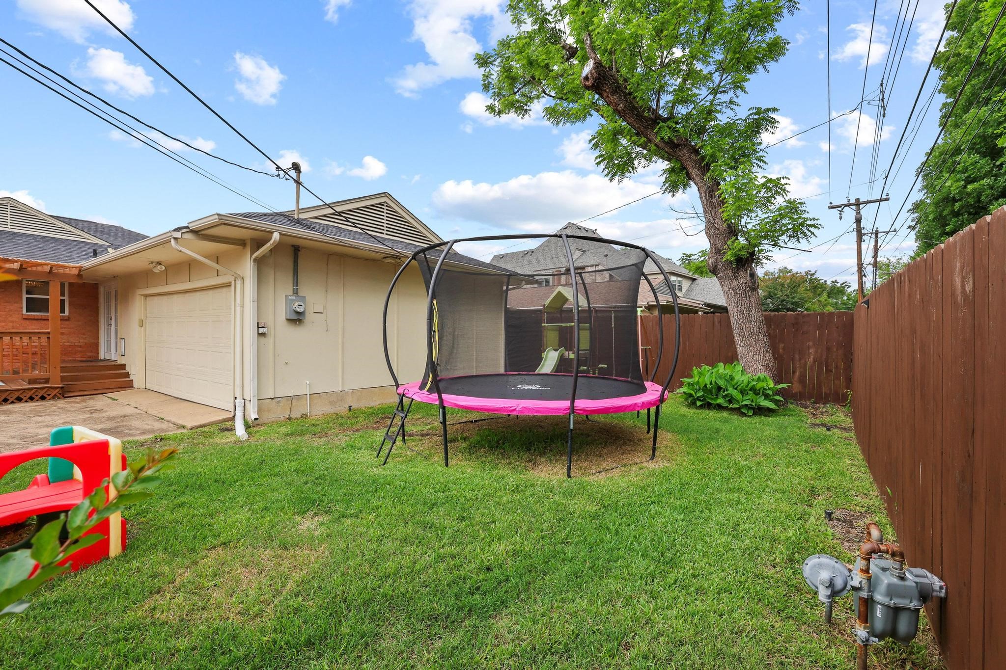 9220 Larchwood Drive, Dallas, TX, 75238