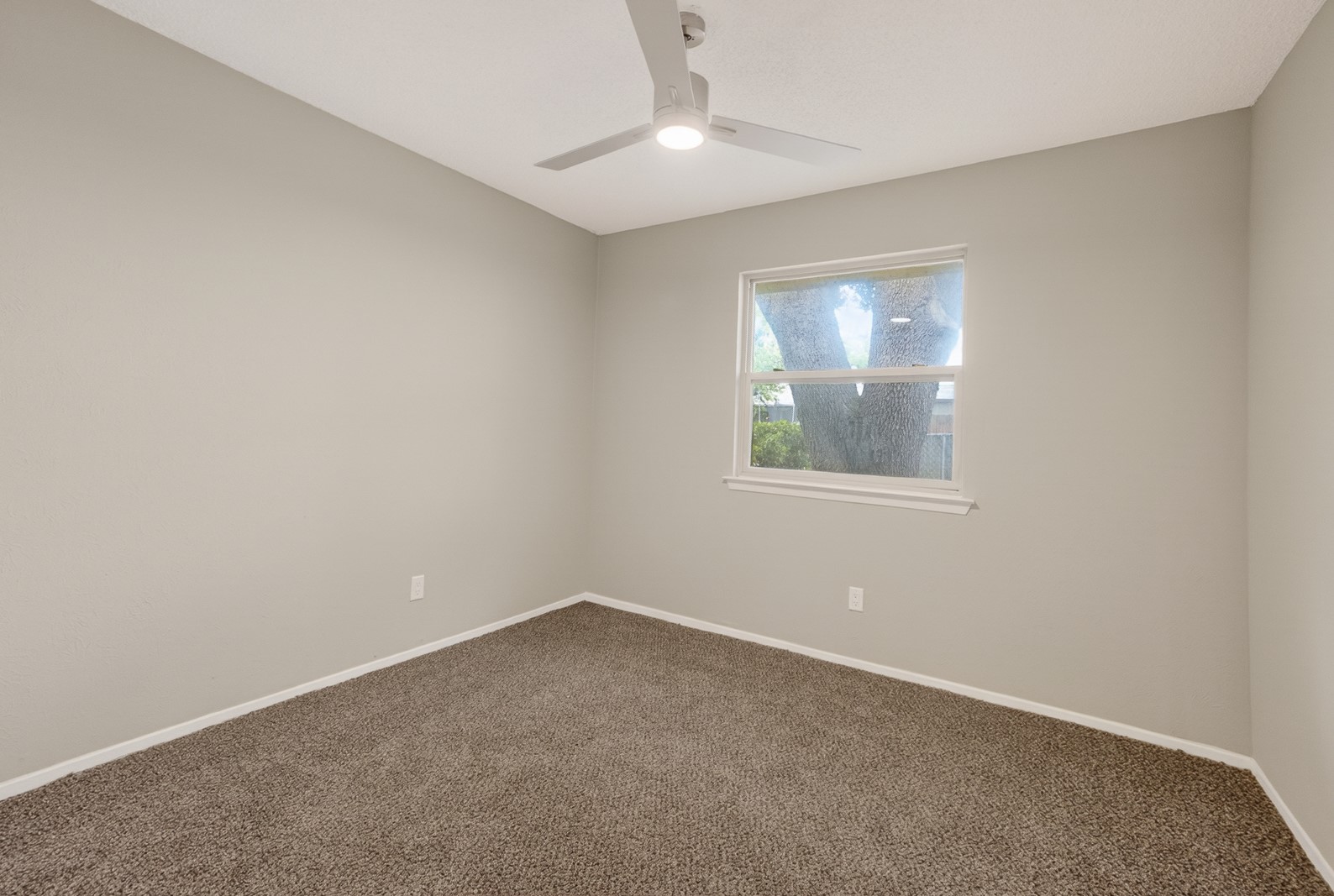 562 Kent Drive, Lewisville, TX, 75067