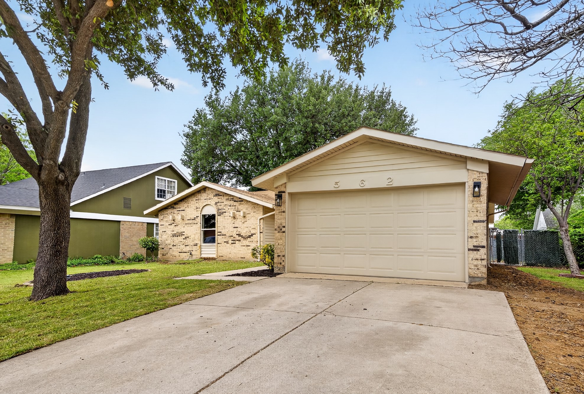 562 Kent Drive, Lewisville, TX, 75067