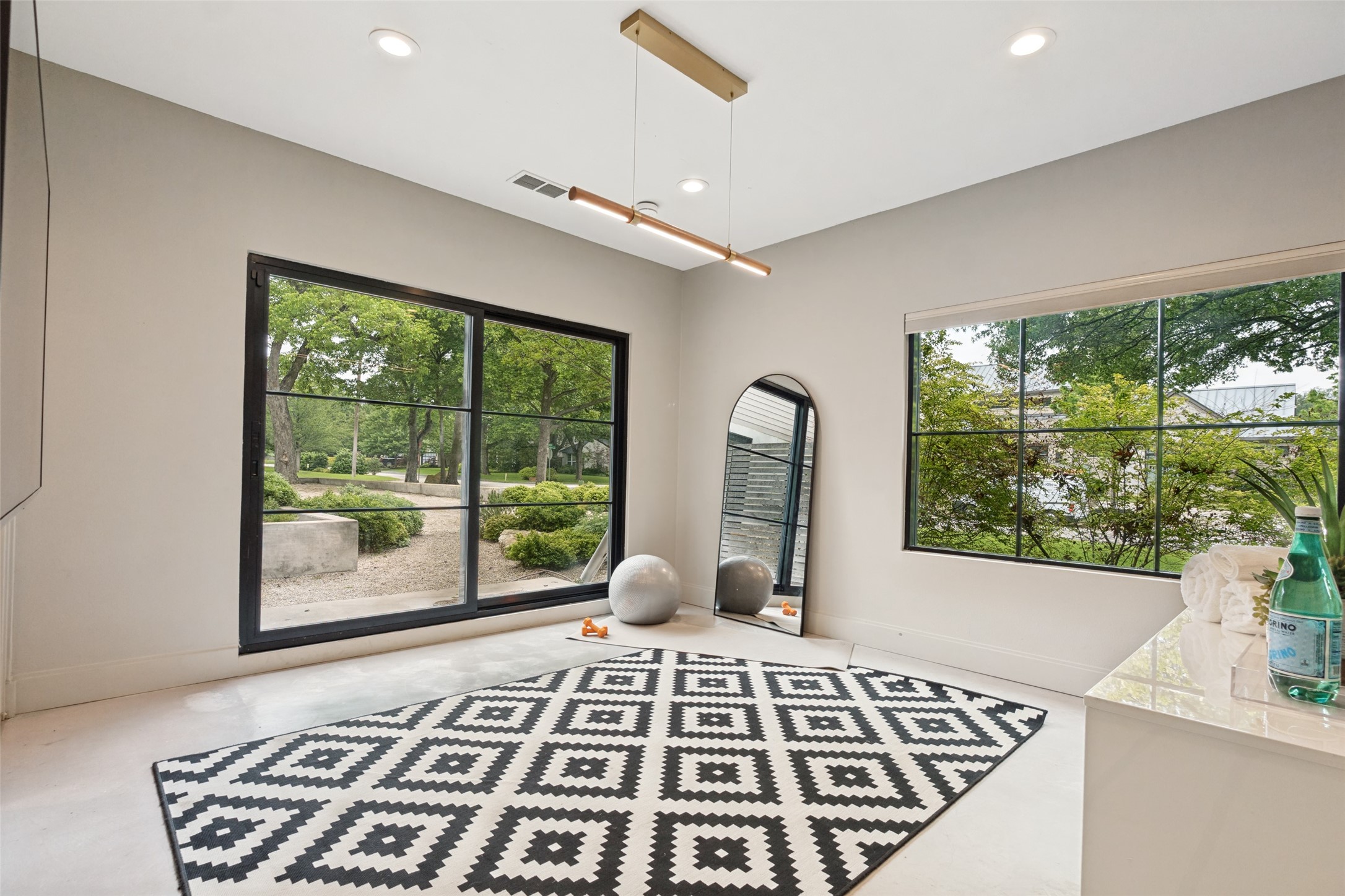 4325 Pomona Road, Dallas, TX, 75209