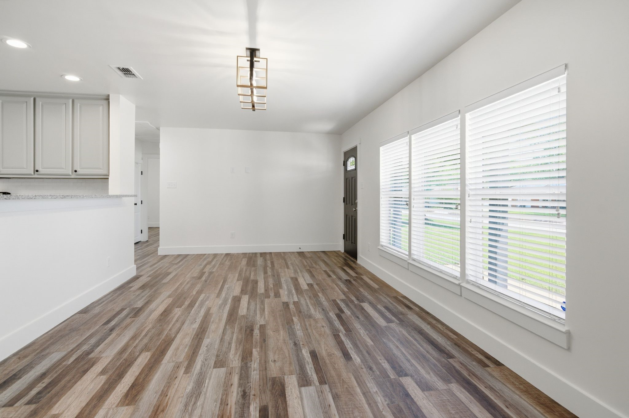 105 Anderson Street, Burleson, TX, 76028