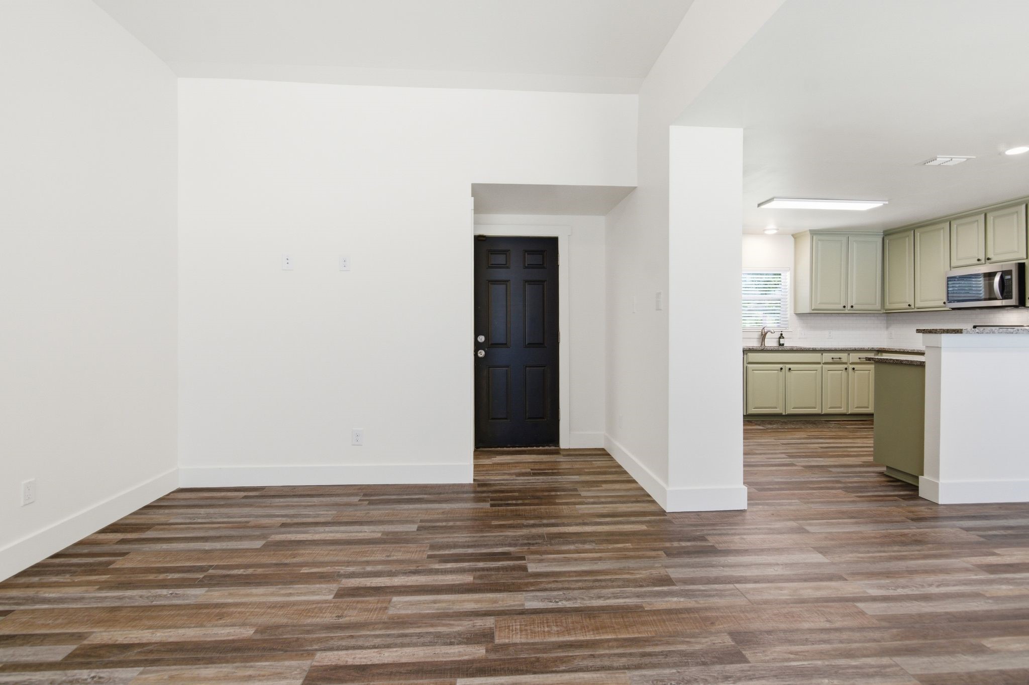 105 Anderson Street, Burleson, TX, 76028
