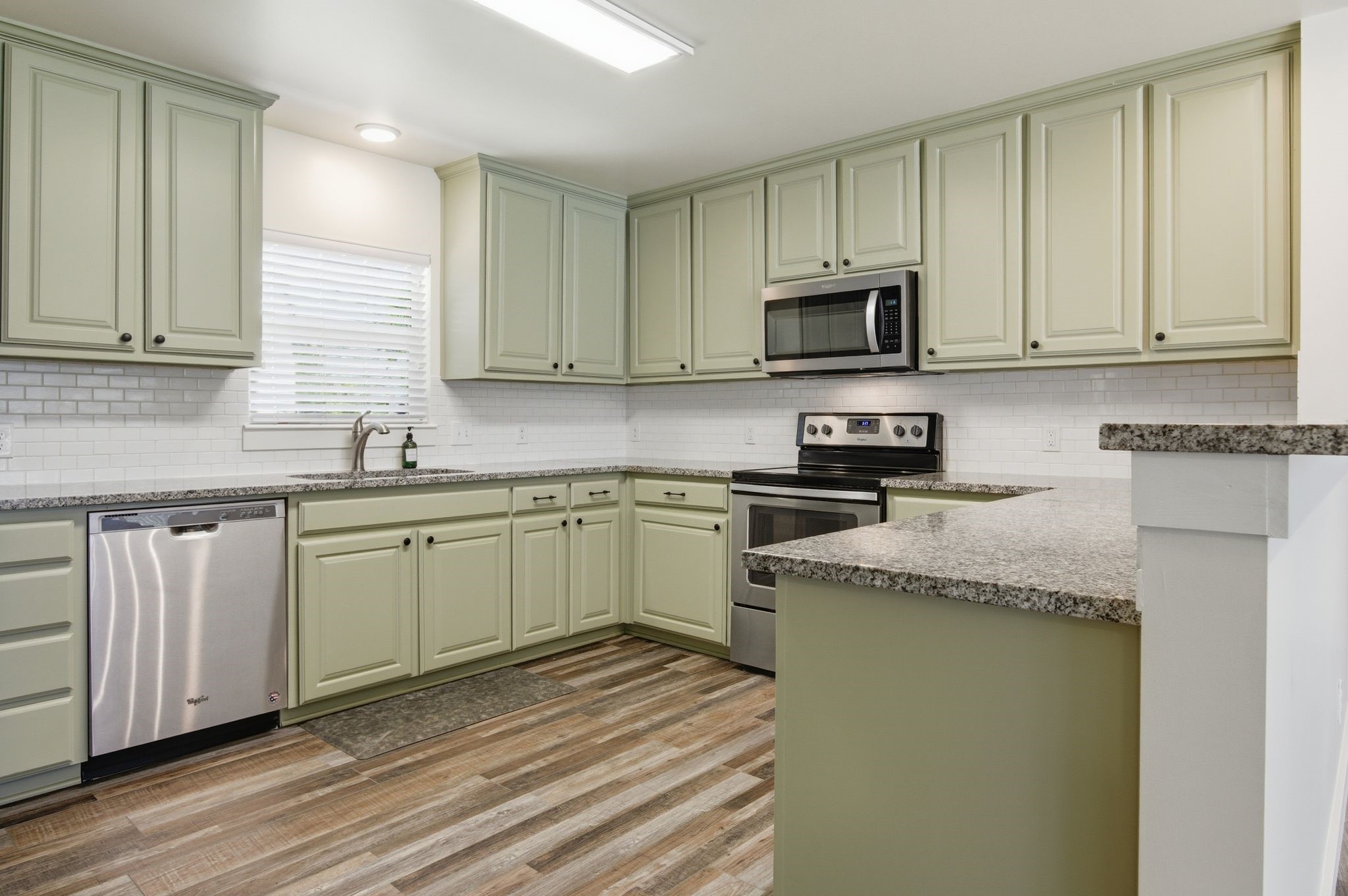 105 Anderson Street, Burleson, TX, 76028