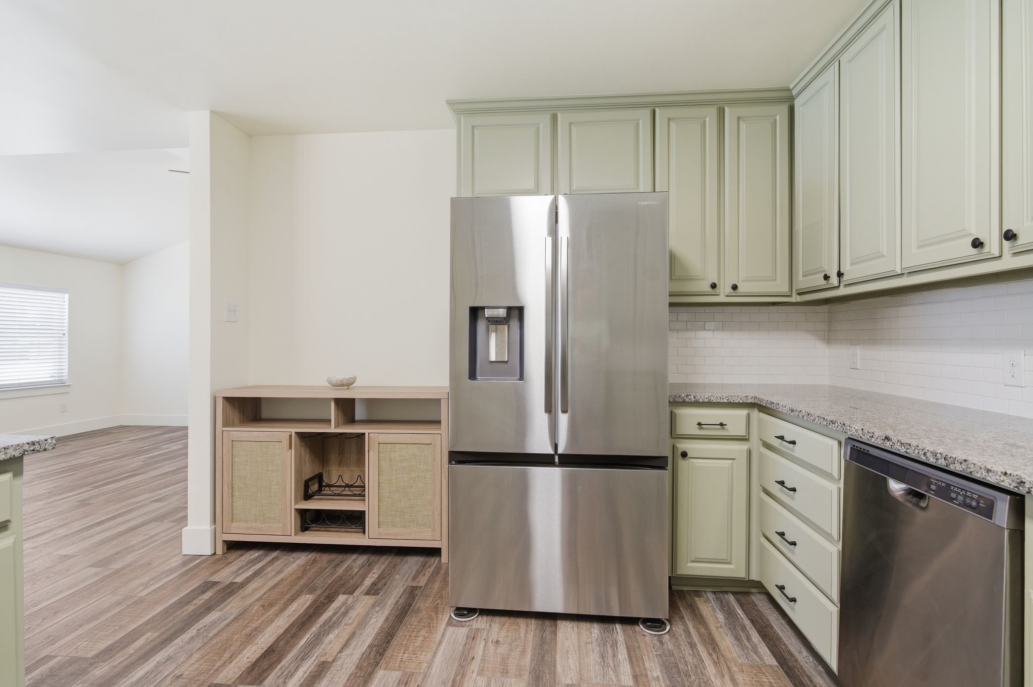 105 Anderson Street, Burleson, TX, 76028