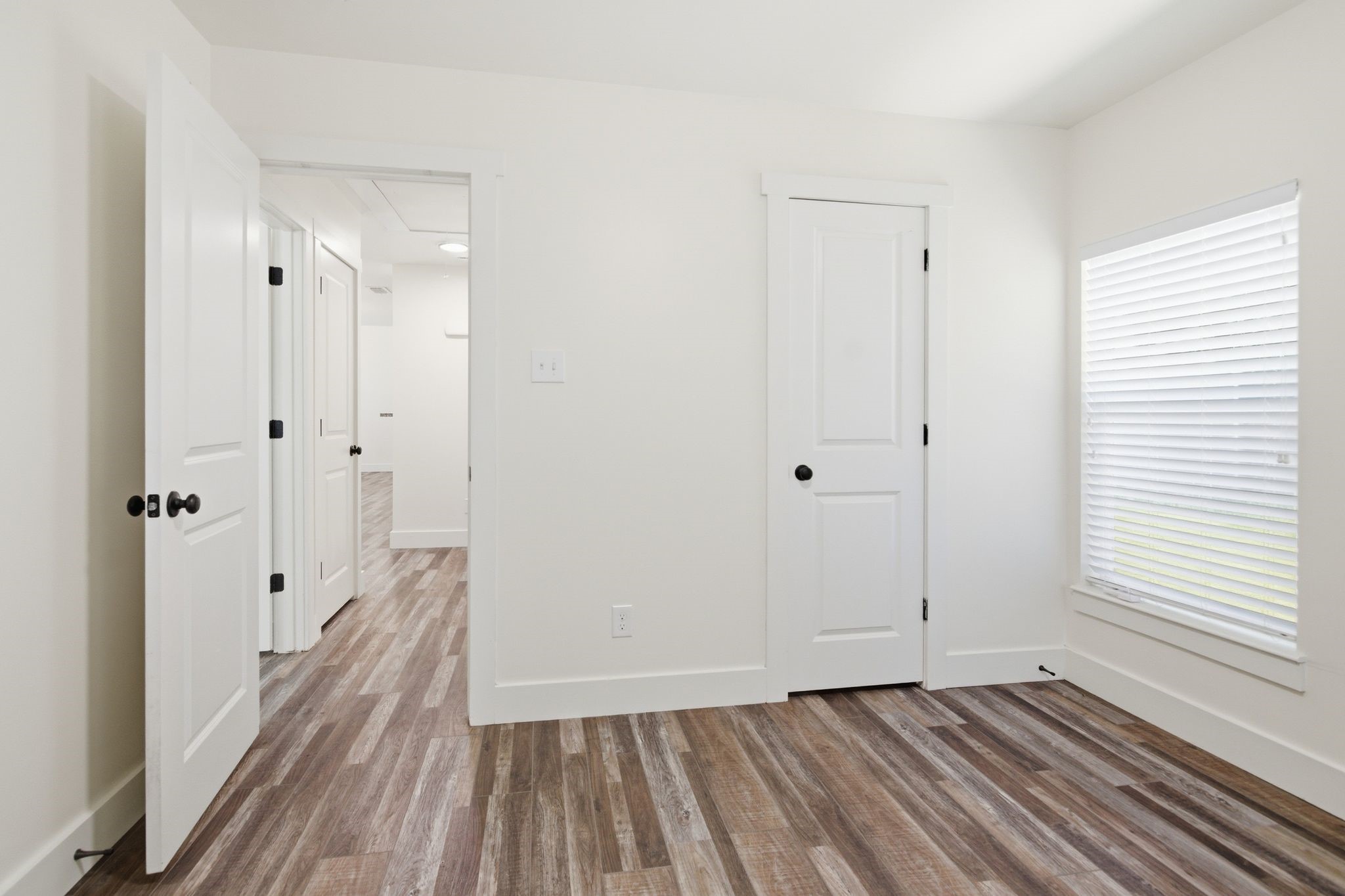 105 Anderson Street, Burleson, TX, 76028