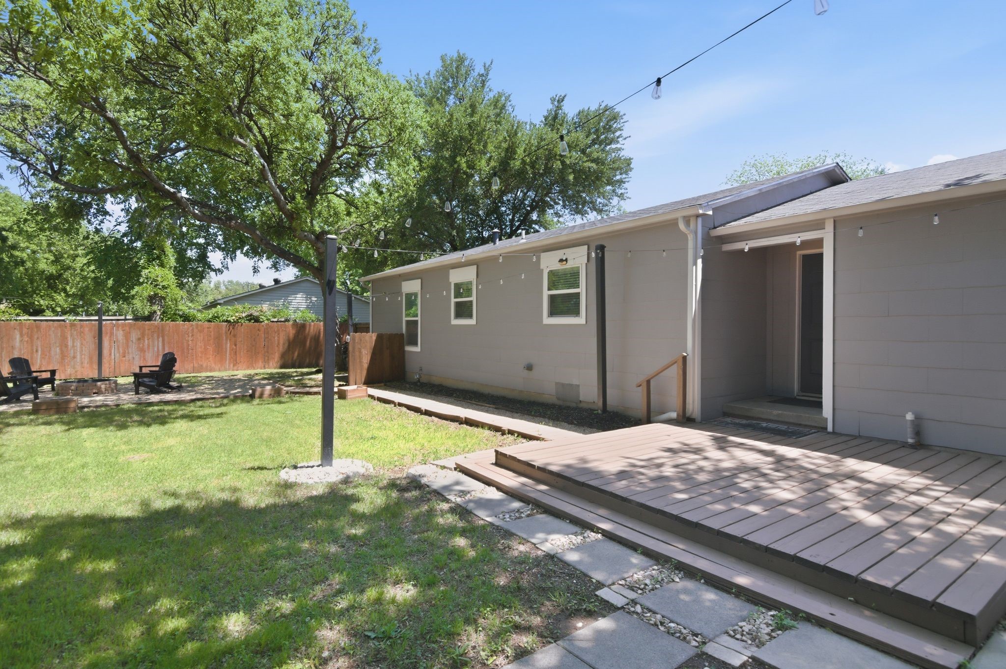 105 Anderson Street, Burleson, TX, 76028