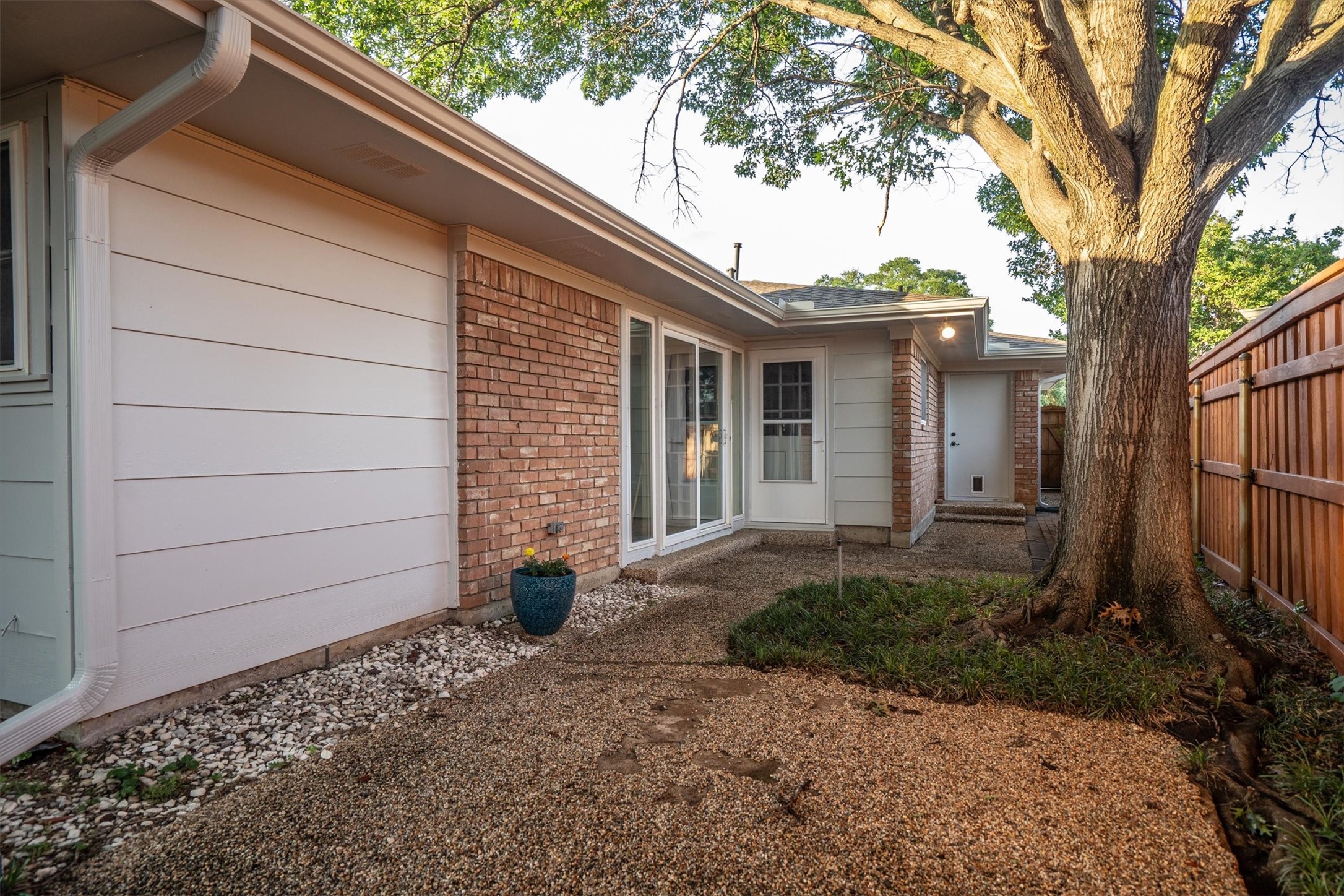 2909 Hillcrest Drive, Irving, TX, 75062