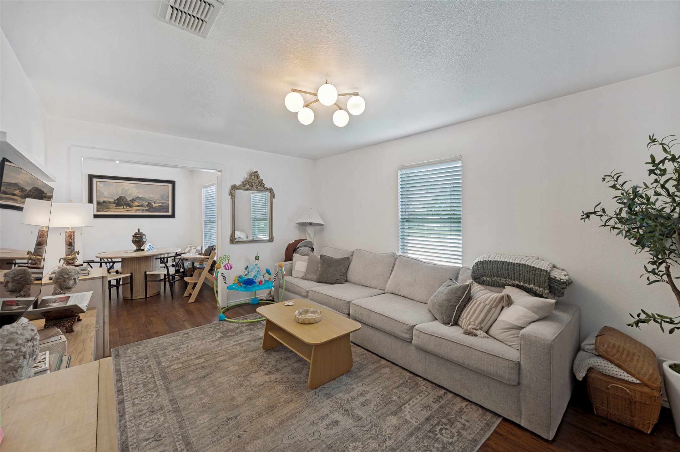 220 W College Street, Lewisville, TX, 75057