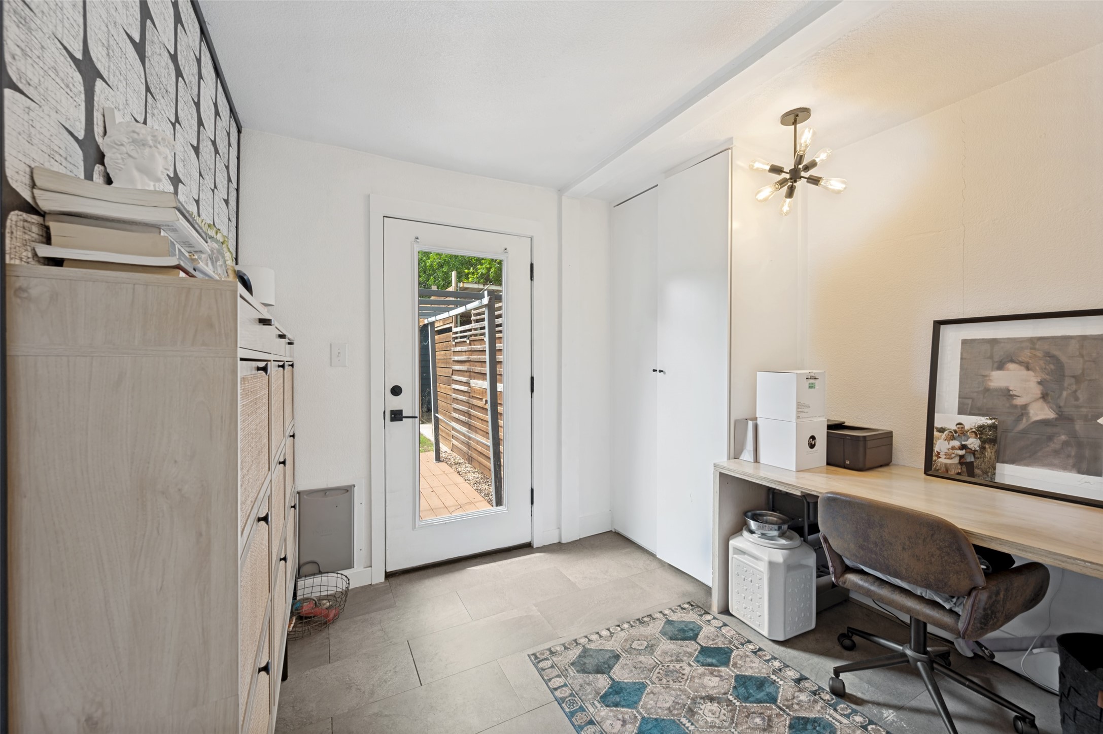 220 W College Street, Lewisville, TX, 75057