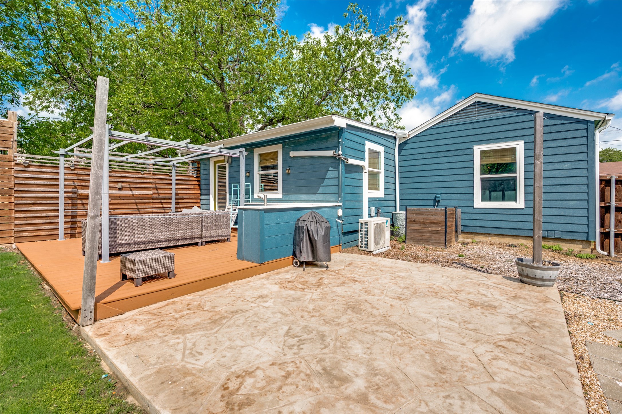 220 W College Street, Lewisville, TX, 75057