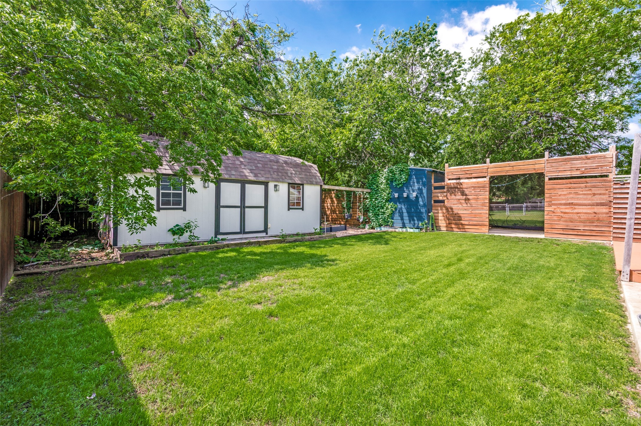 220 W College Street, Lewisville, TX, 75057