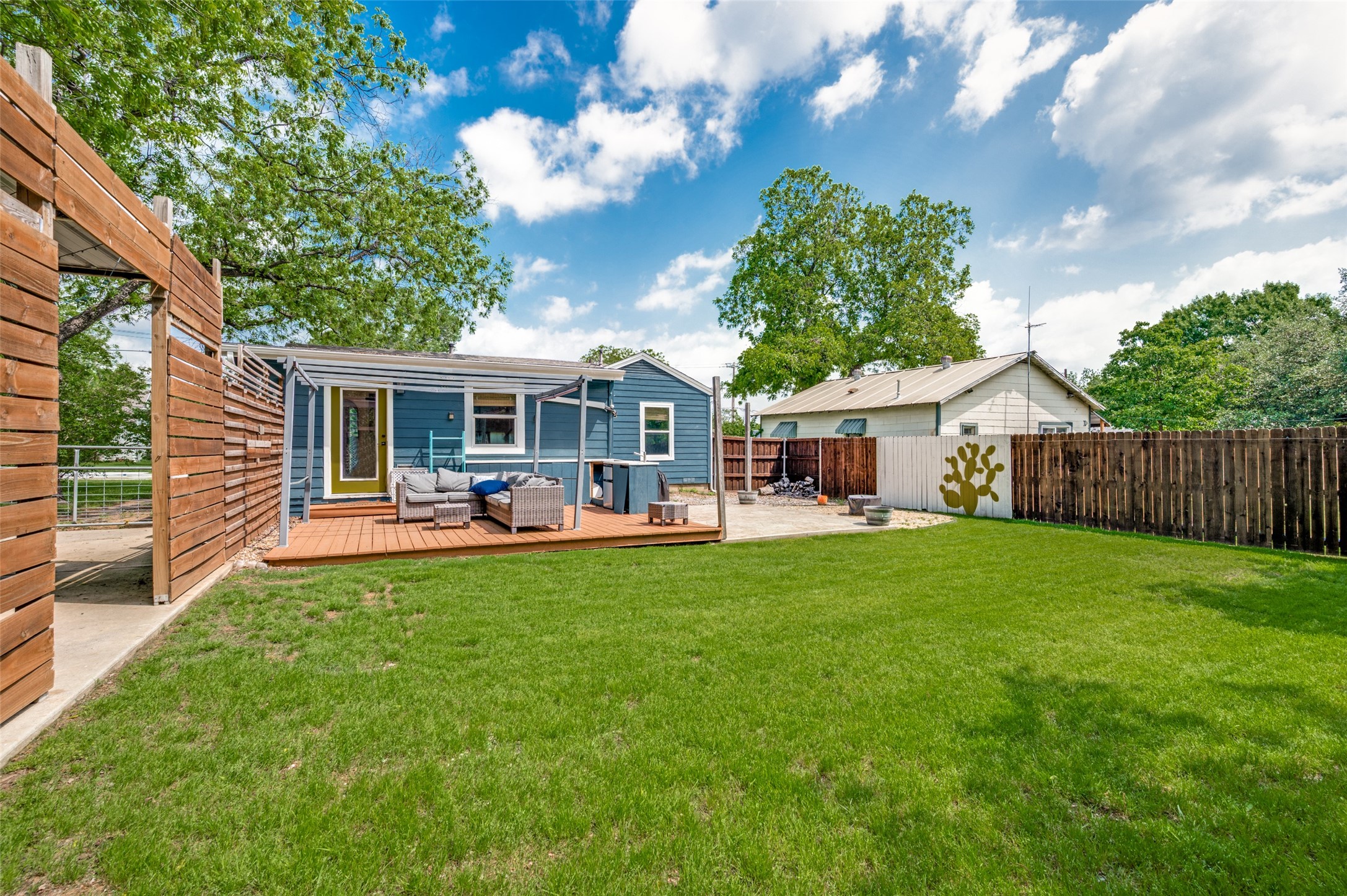 220 W College Street, Lewisville, TX, 75057