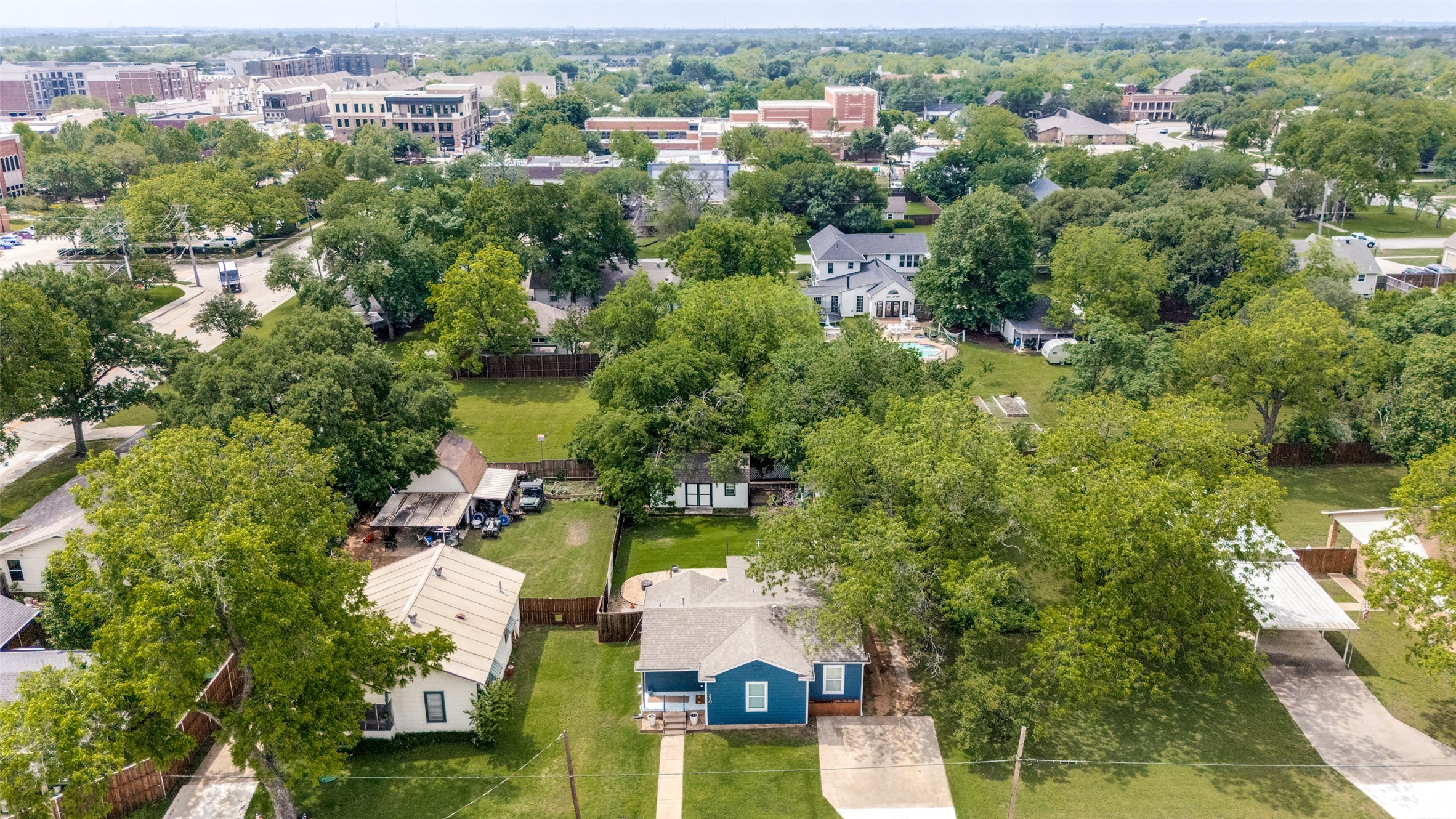 220 W College Street, Lewisville, TX, 75057