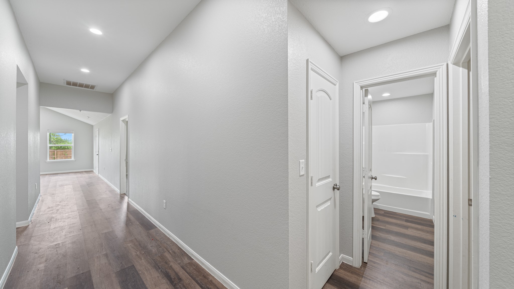 Property photo 03 of 207 E Mccoulskey Street, Terrell, TX 75160 | MLS #21247816