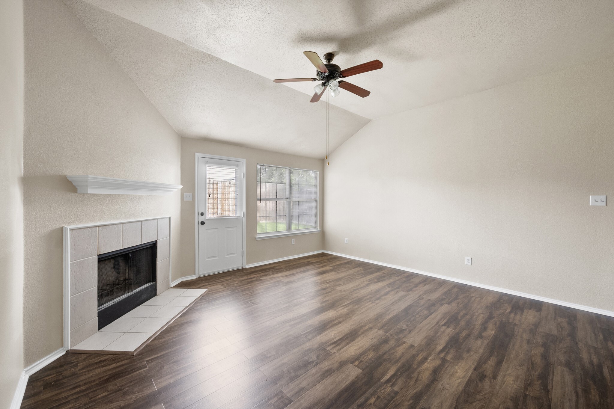 812 Sierra Circle, Burleson, TX, 76028