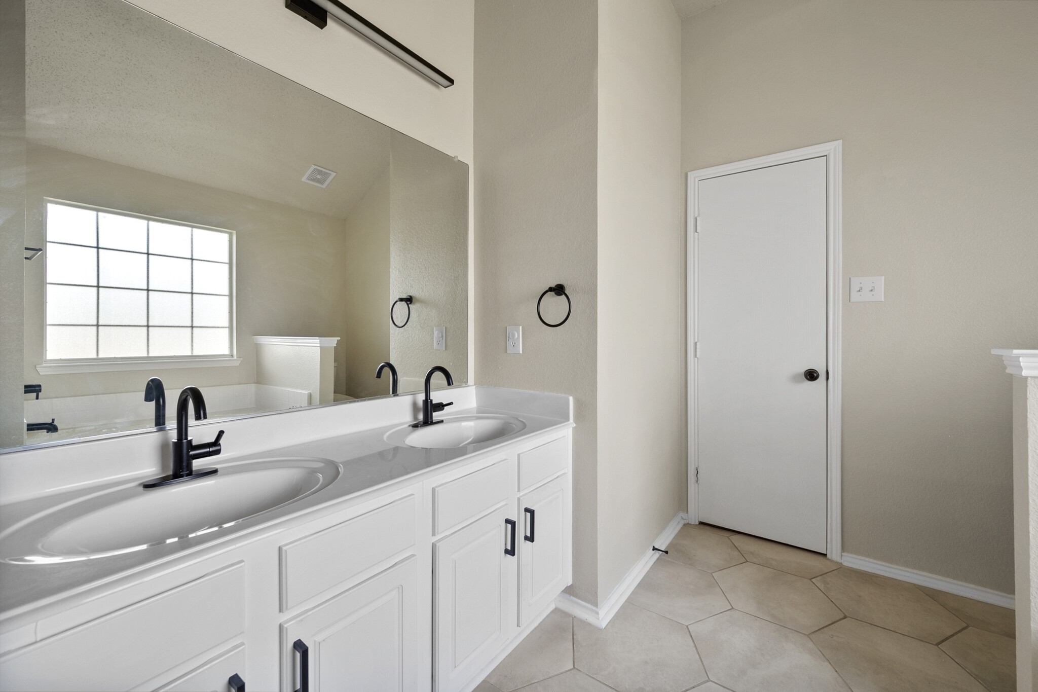 812 Sierra Circle, Burleson, TX, 76028
