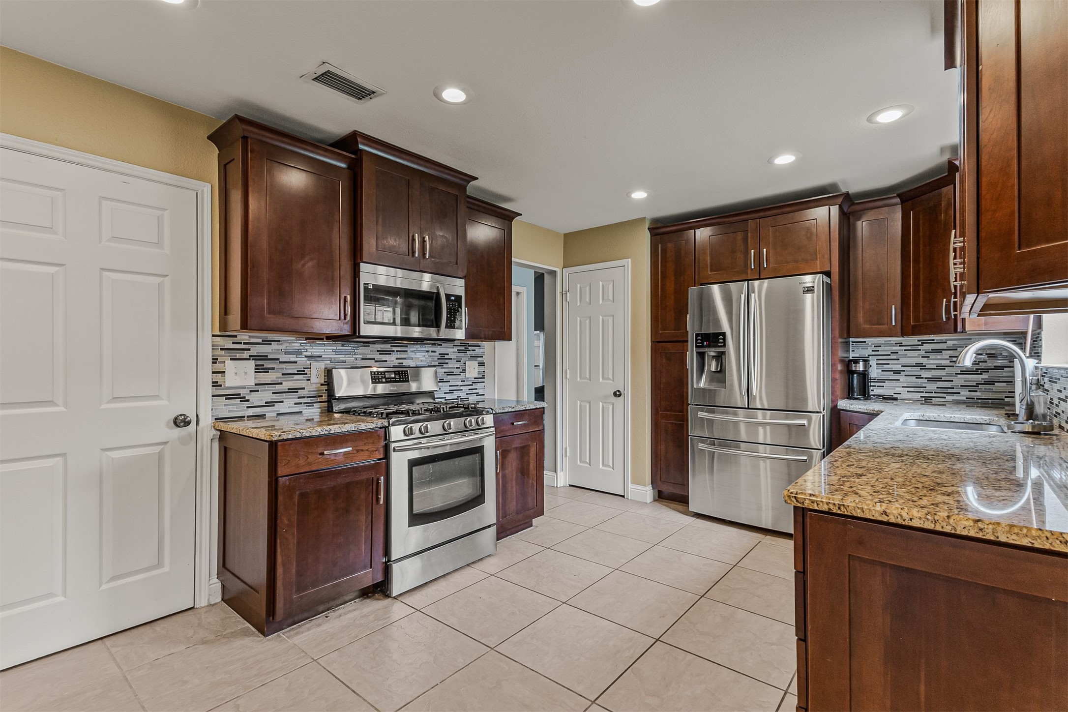 1116 Heather Lane, Carrollton, TX, 75010