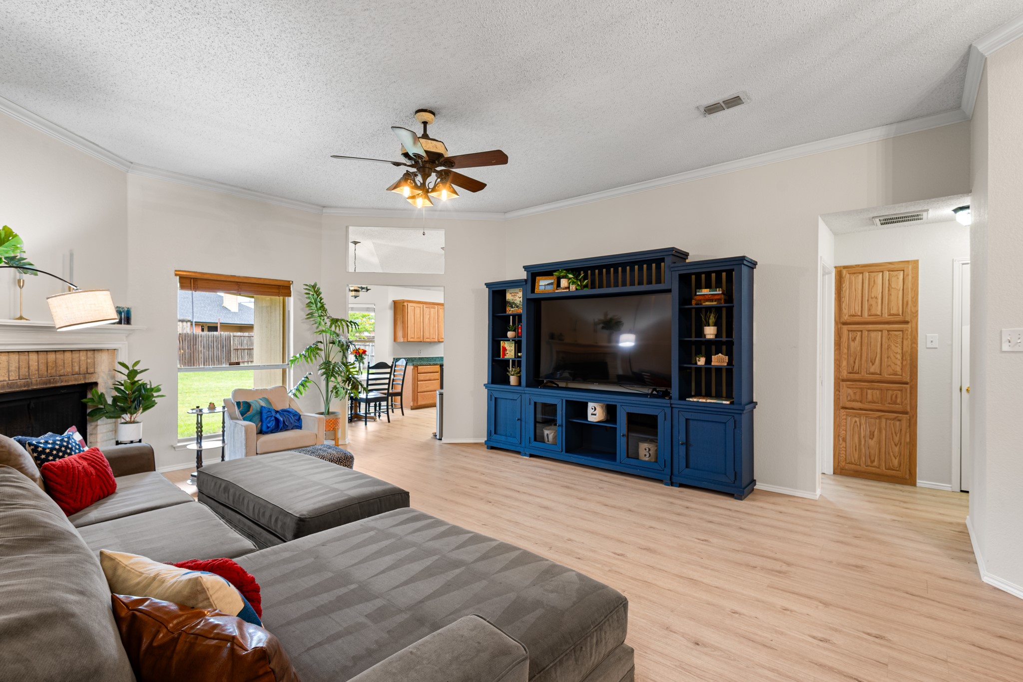 101 Saint James Court, Rhome, TX, 76078