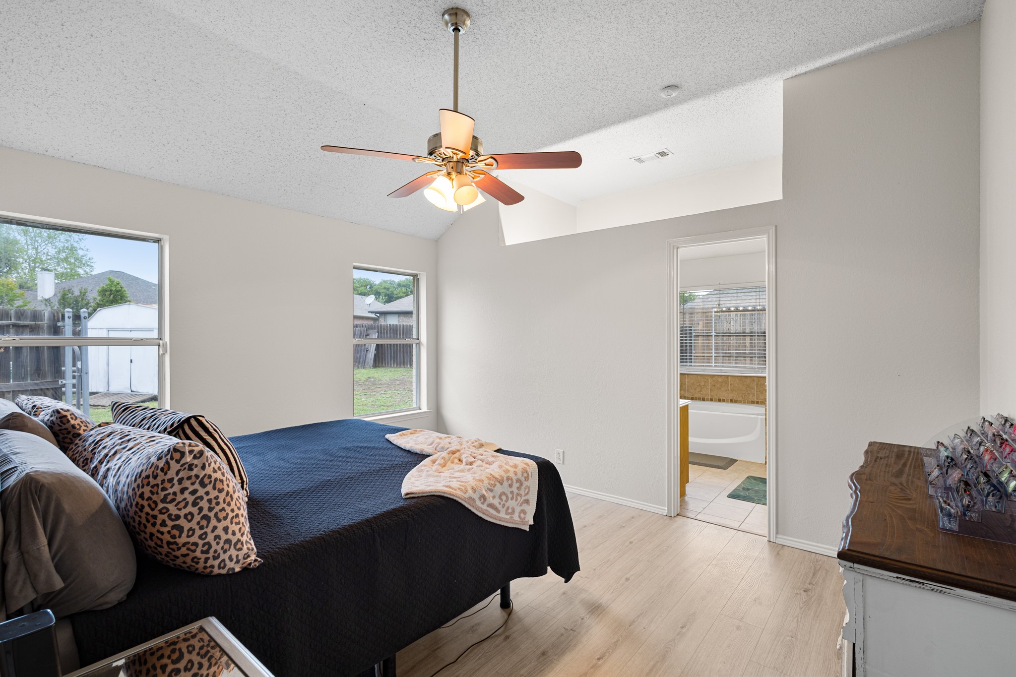 101 Saint James Court, Rhome, TX, 76078