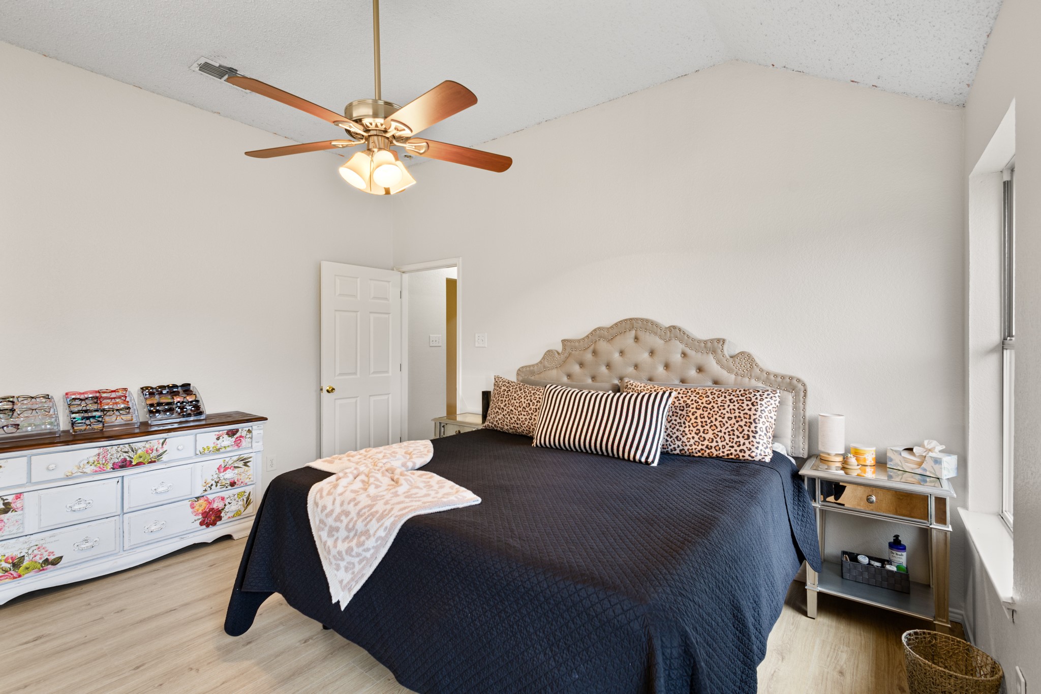 101 Saint James Court, Rhome, TX, 76078