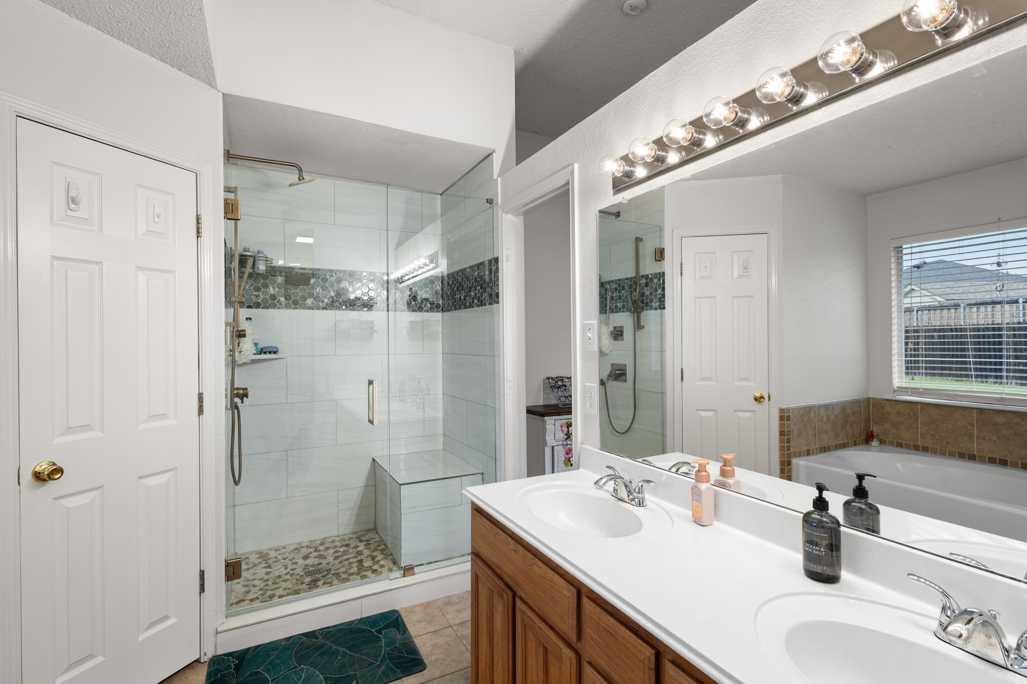 101 Saint James Court, Rhome, TX, 76078