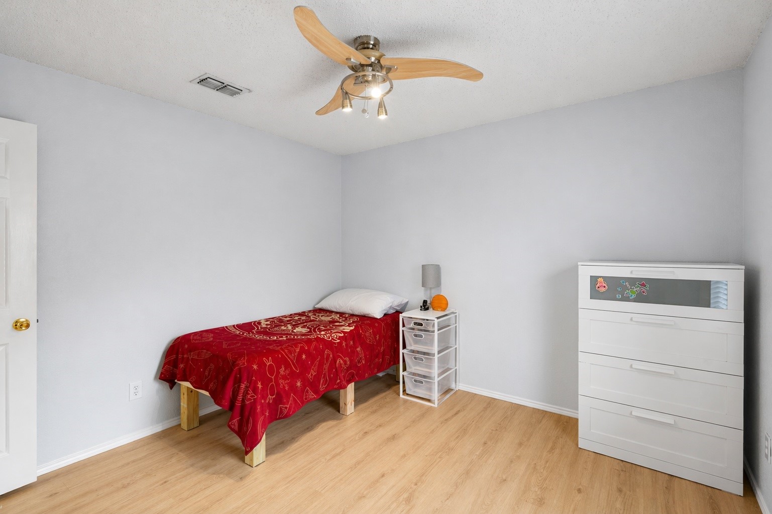 101 Saint James Court, Rhome, TX, 76078