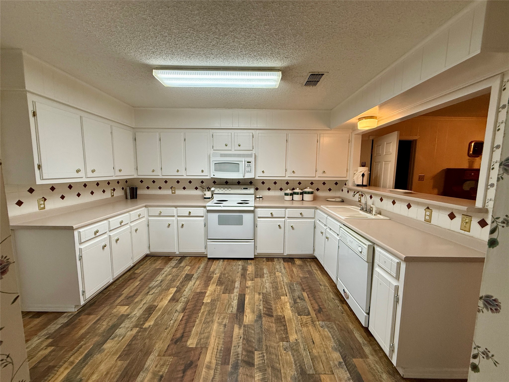 300 Denton Court, Collinsville, TX, 76233