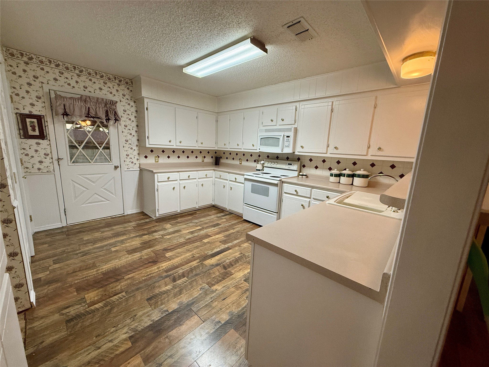 300 Denton Court, Collinsville, TX, 76233