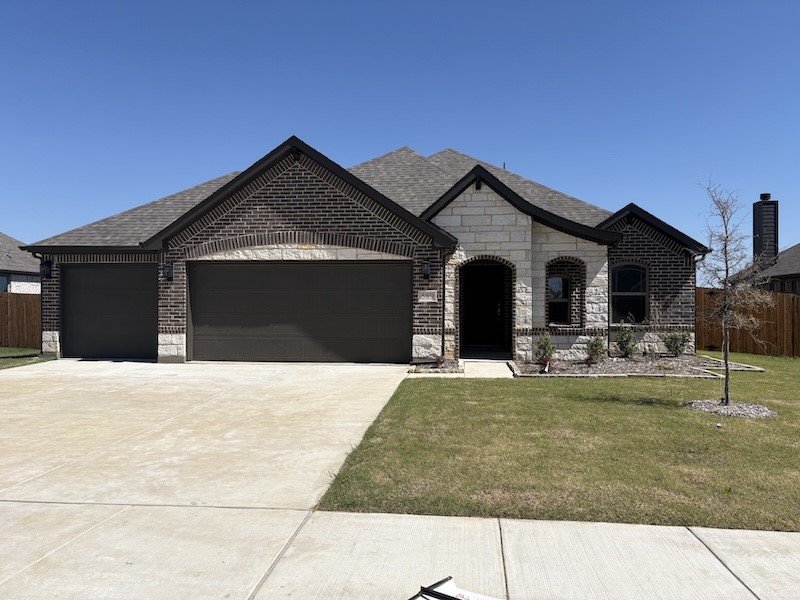 589 Mb's Way, Pilot Point, TX, 76258