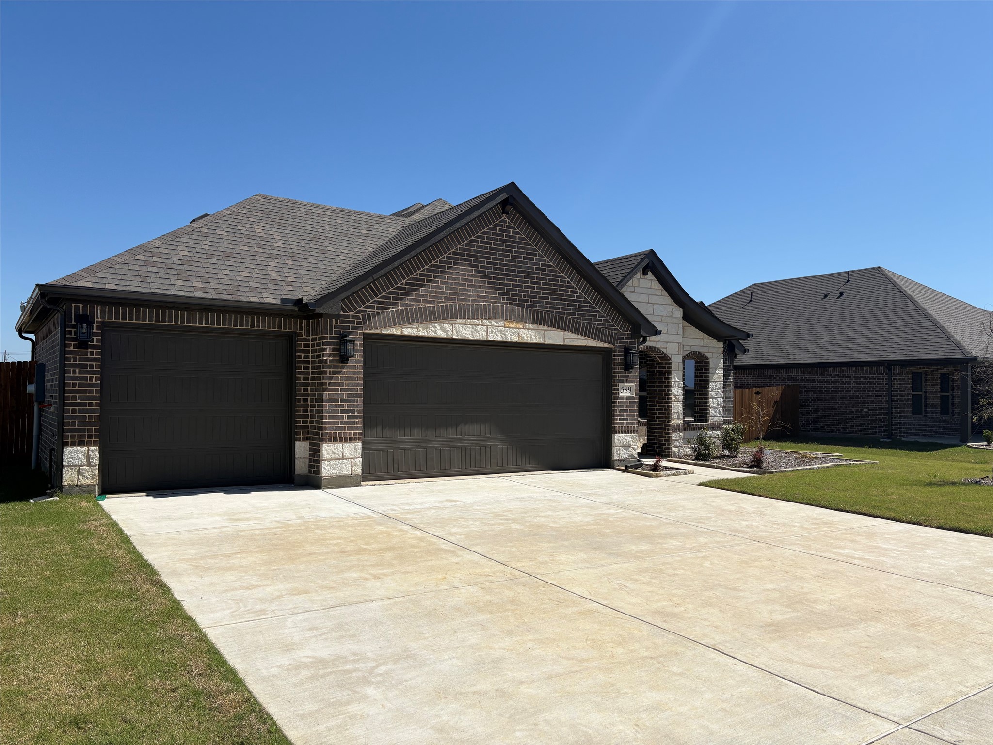 589 Mb's Way, Pilot Point, TX, 76258