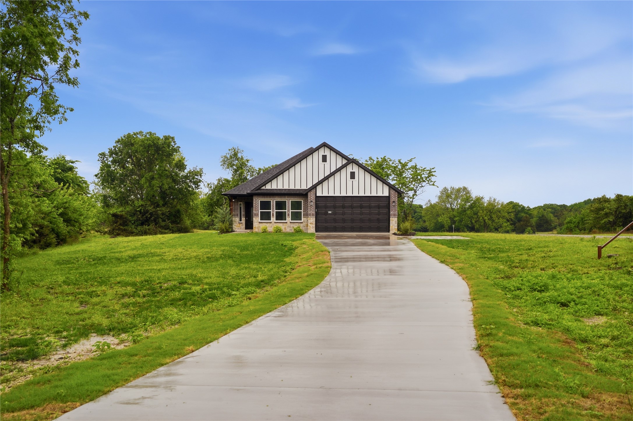 420 E Ball Street, Tom Bean, TX, 75491
