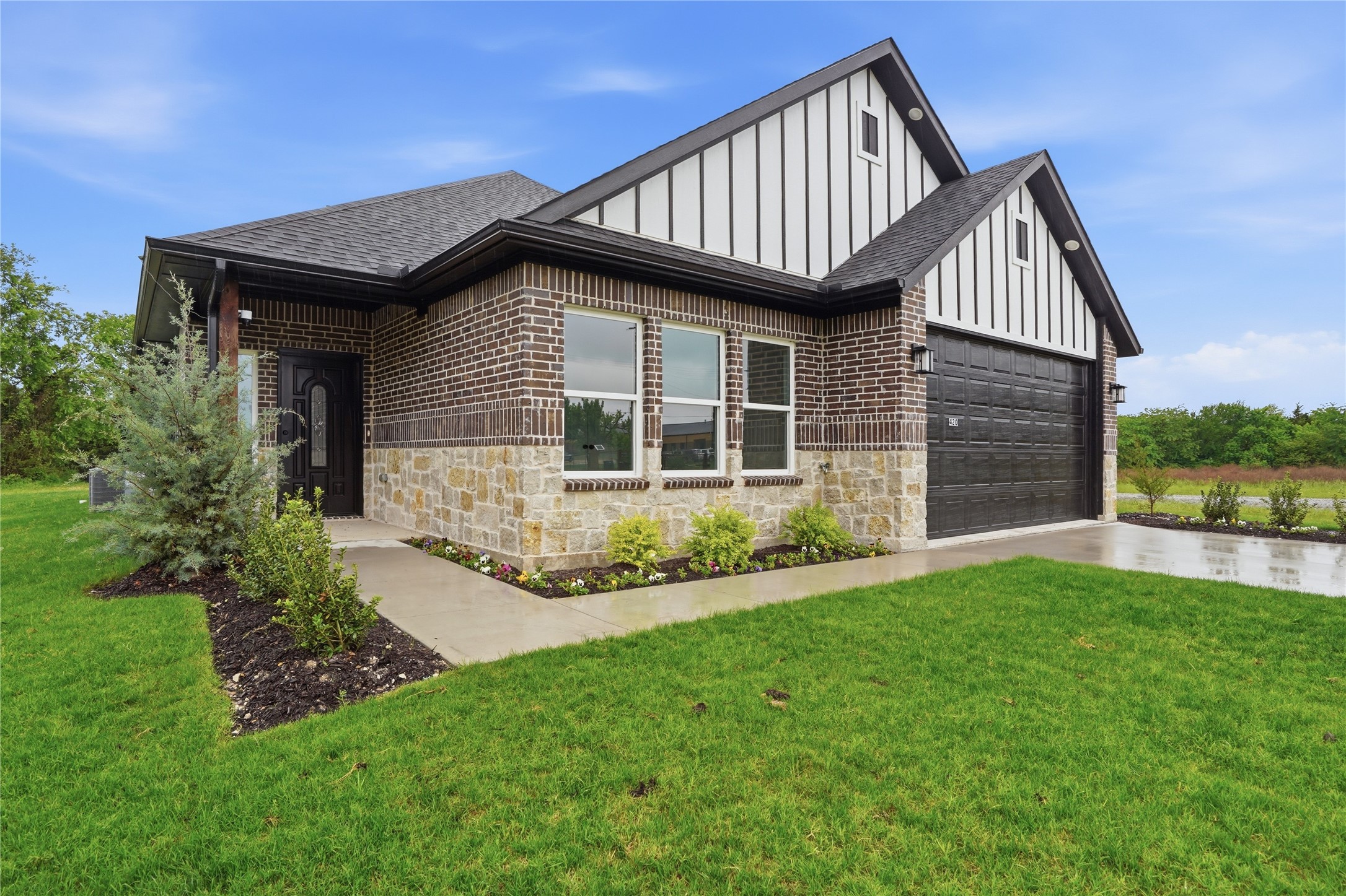 420 E Ball Street, Tom Bean, TX, 75491
