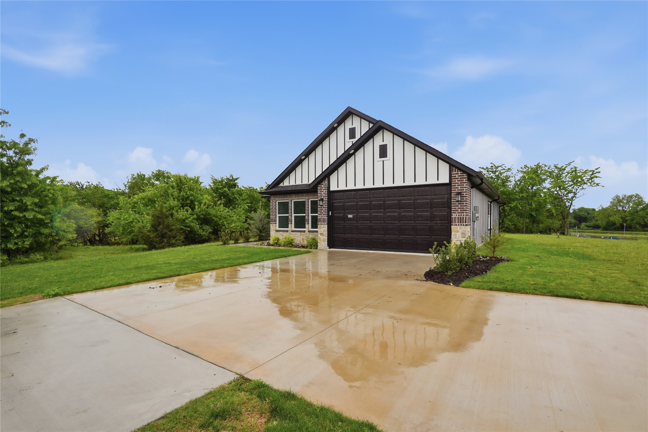 420 E Ball Street, Tom Bean, TX, 75491