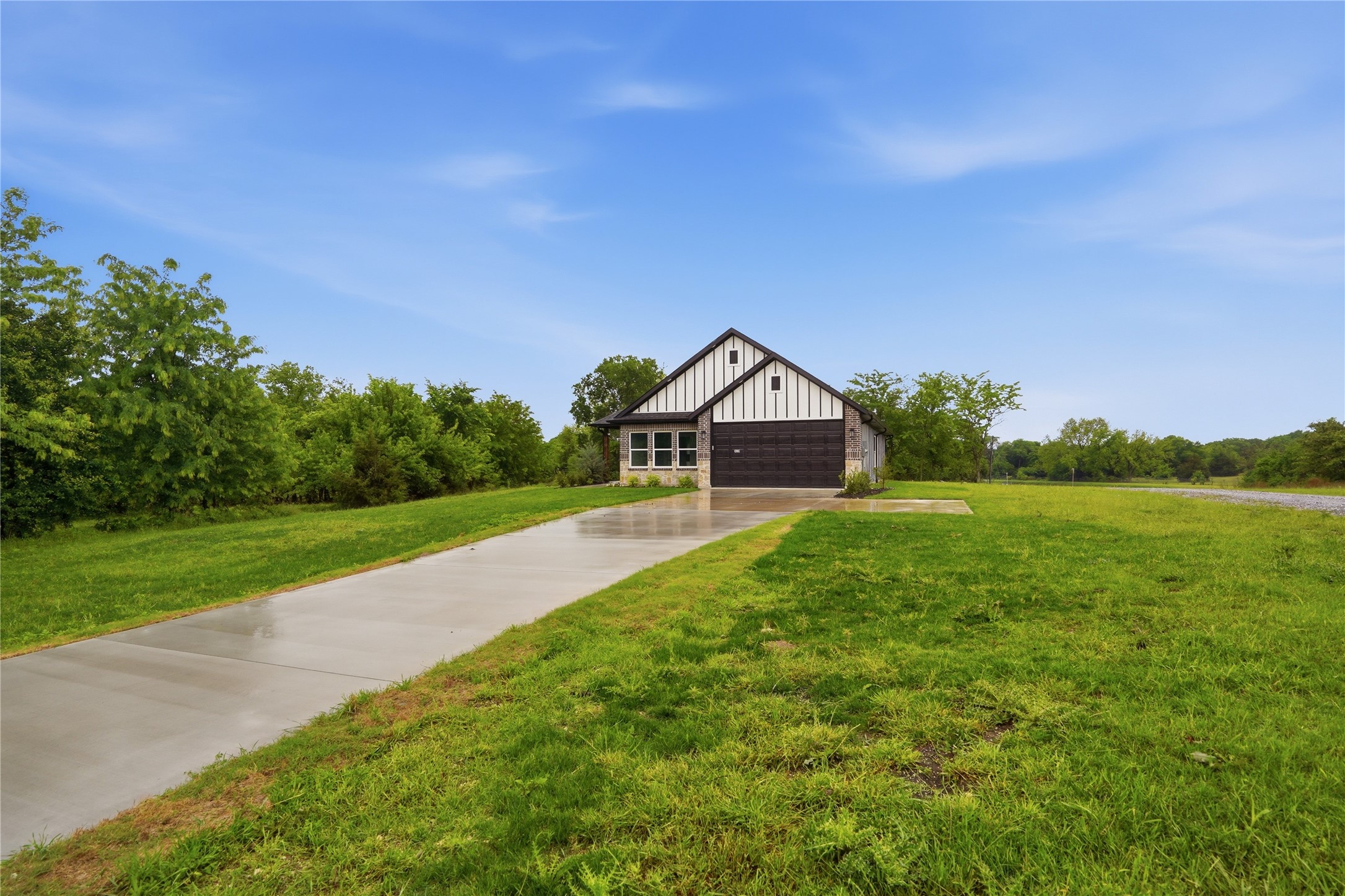 420 E Ball Street, Tom Bean, TX, 75491