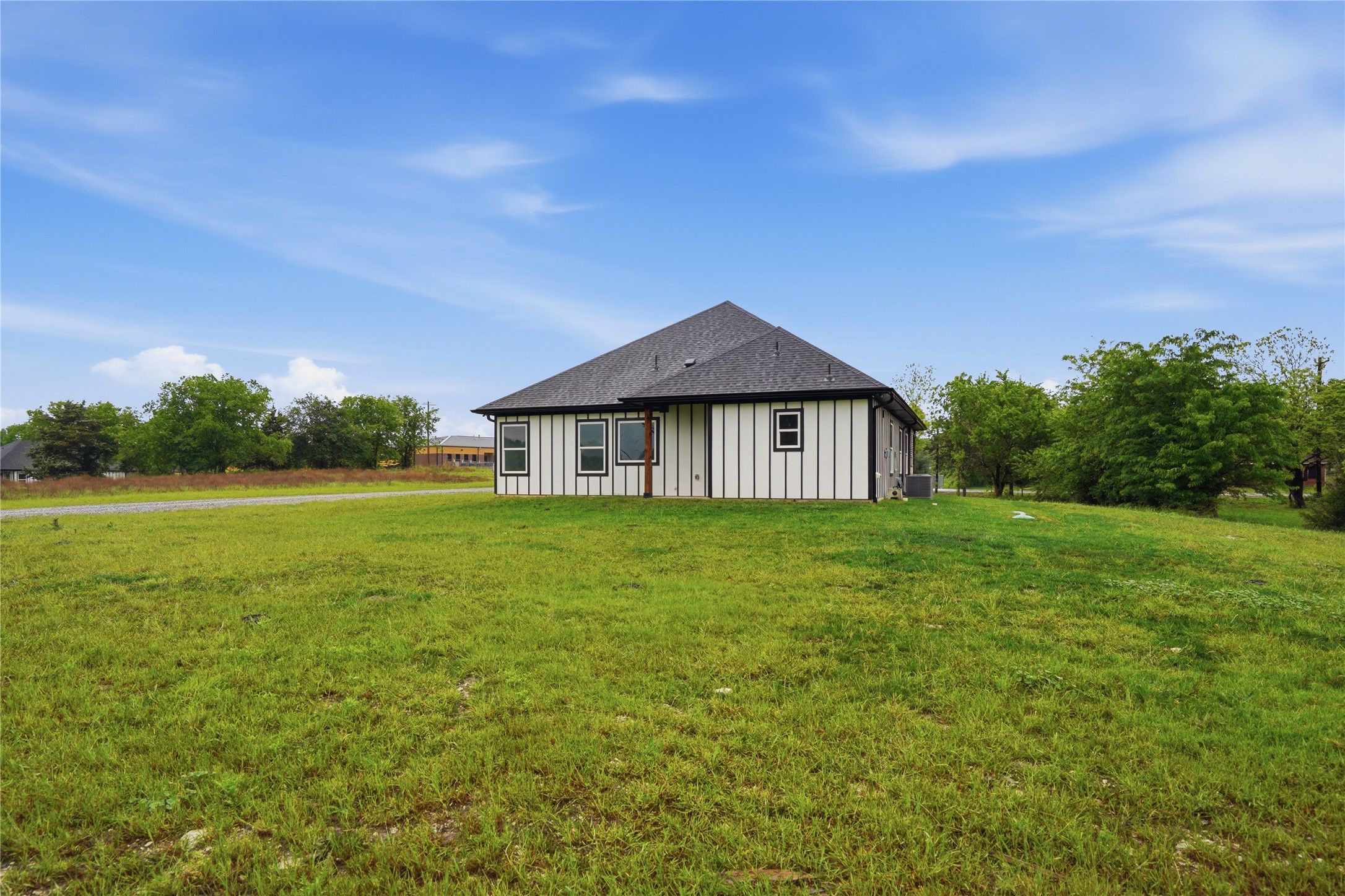 420 E Ball Street, Tom Bean, TX, 75491