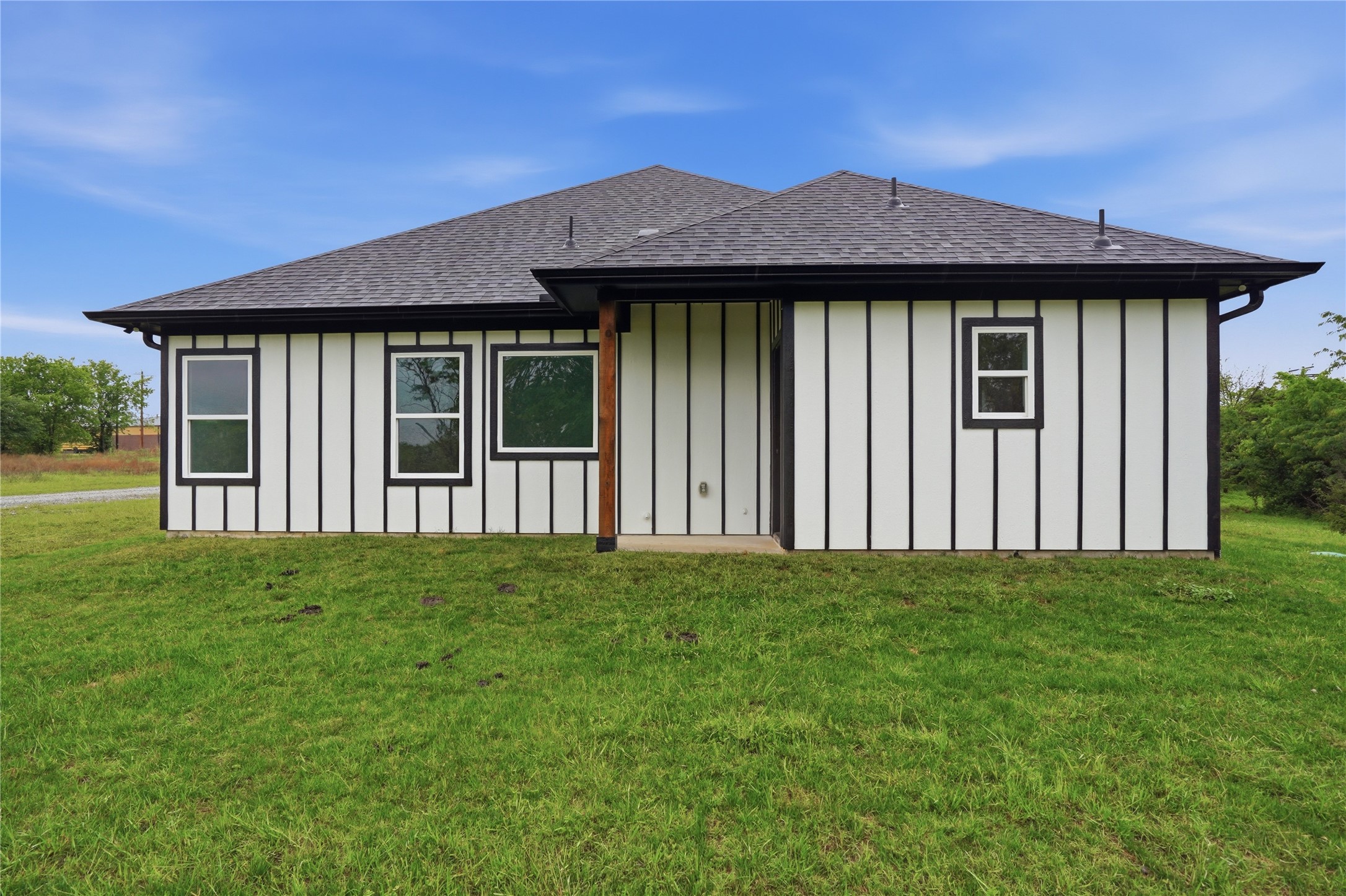420 E Ball Street, Tom Bean, TX, 75491