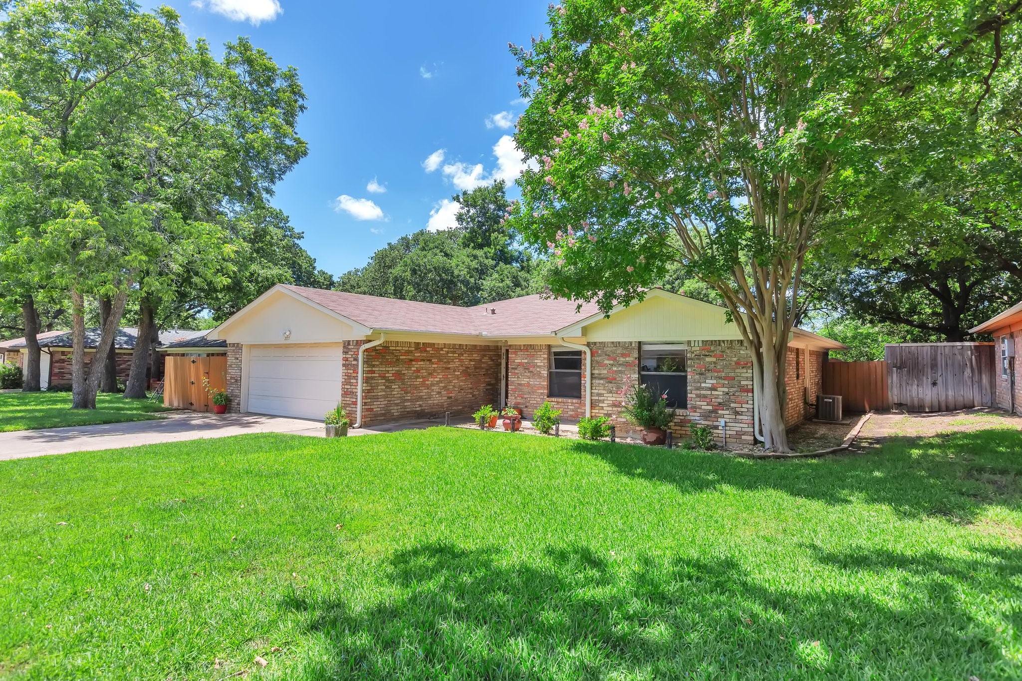 2717 Meadow Green, Bedford, TX, 76021