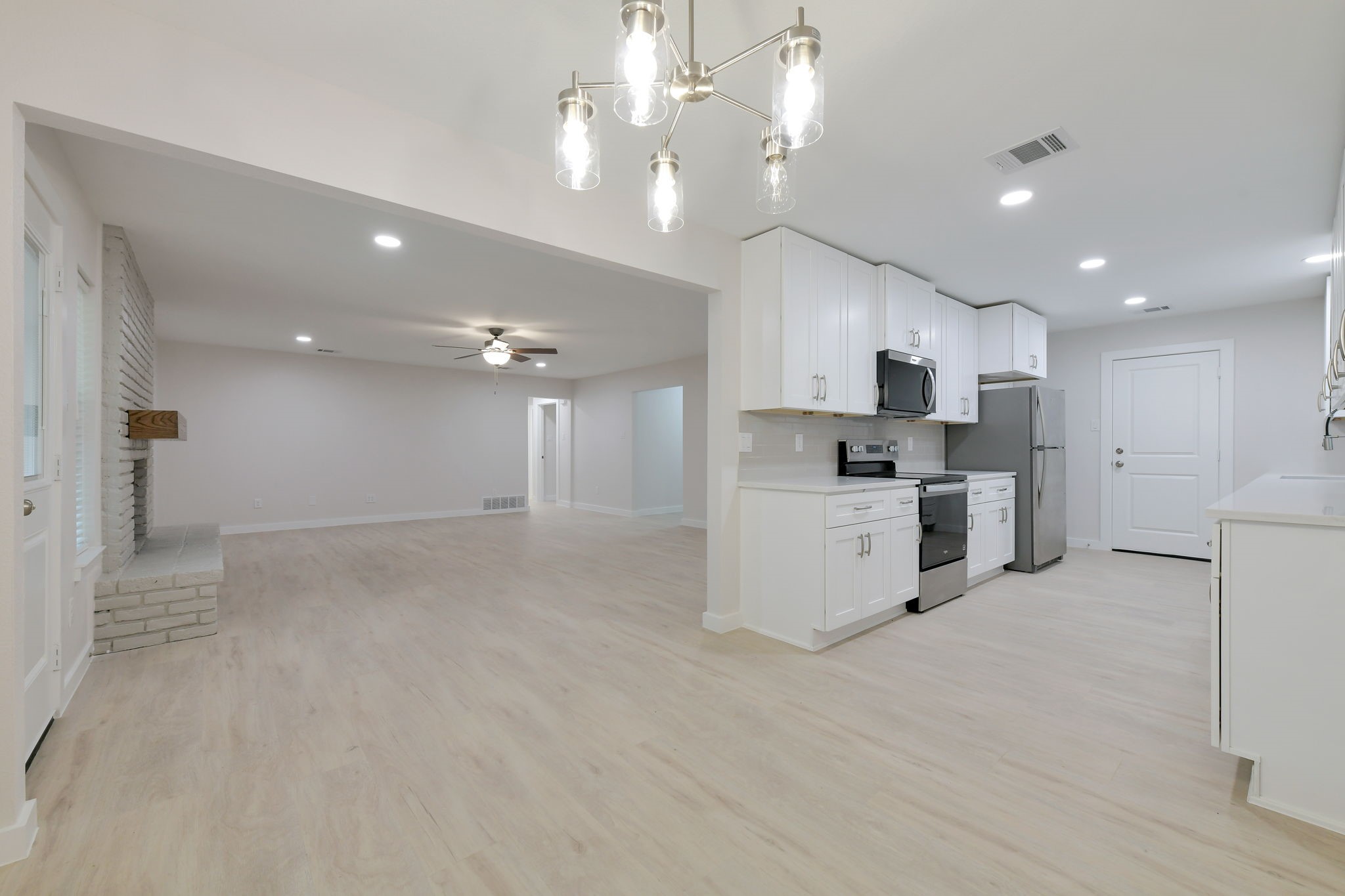 2717 Meadow Green, Bedford, TX, 76021