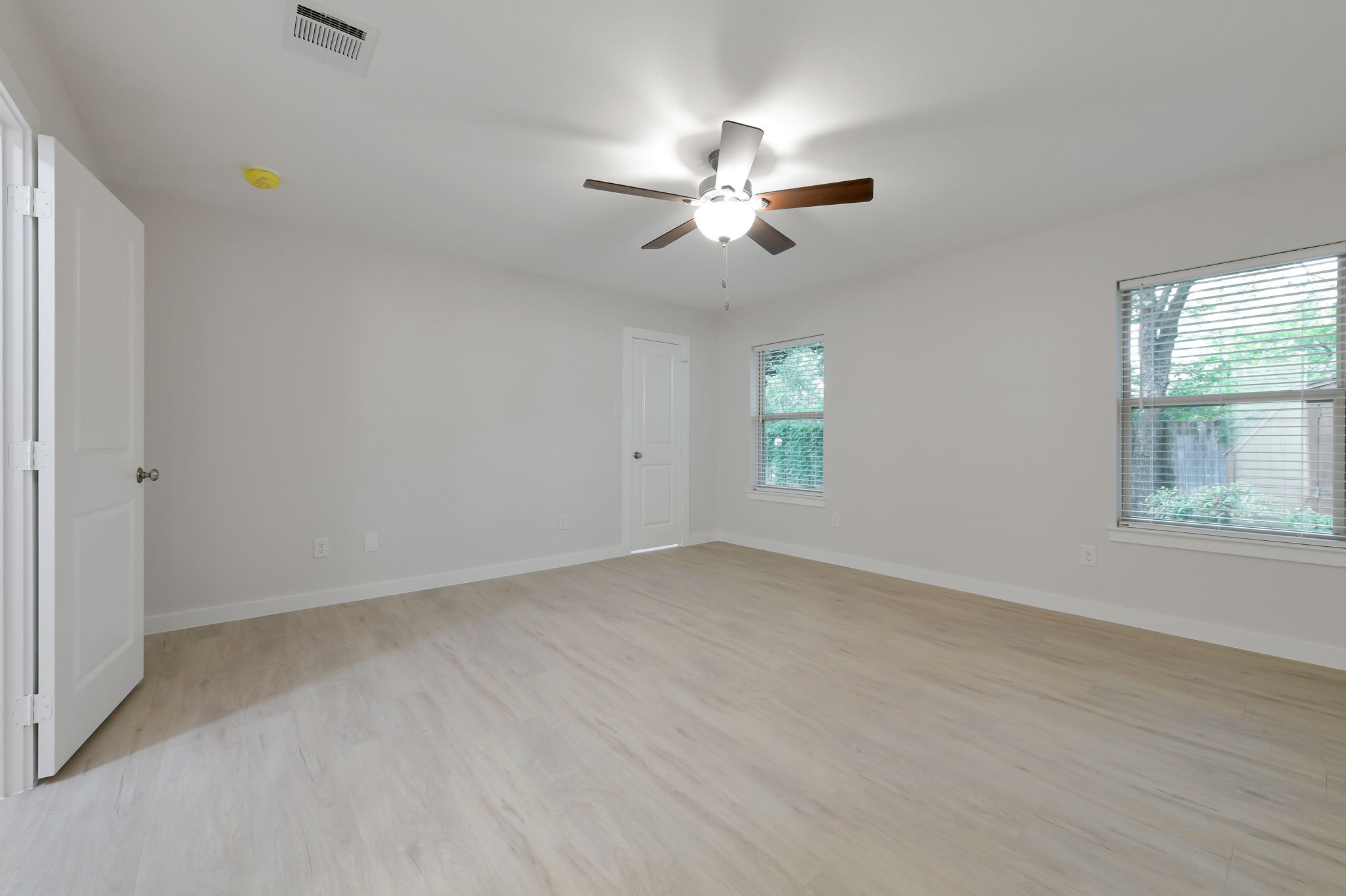 2717 Meadow Green, Bedford, TX, 76021