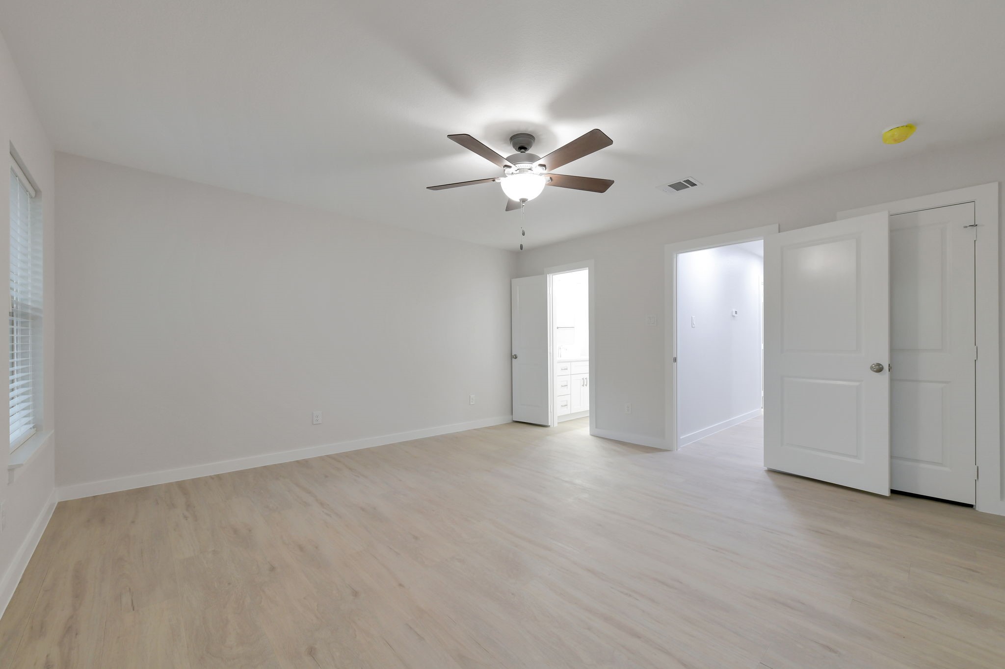 2717 Meadow Green, Bedford, TX, 76021
