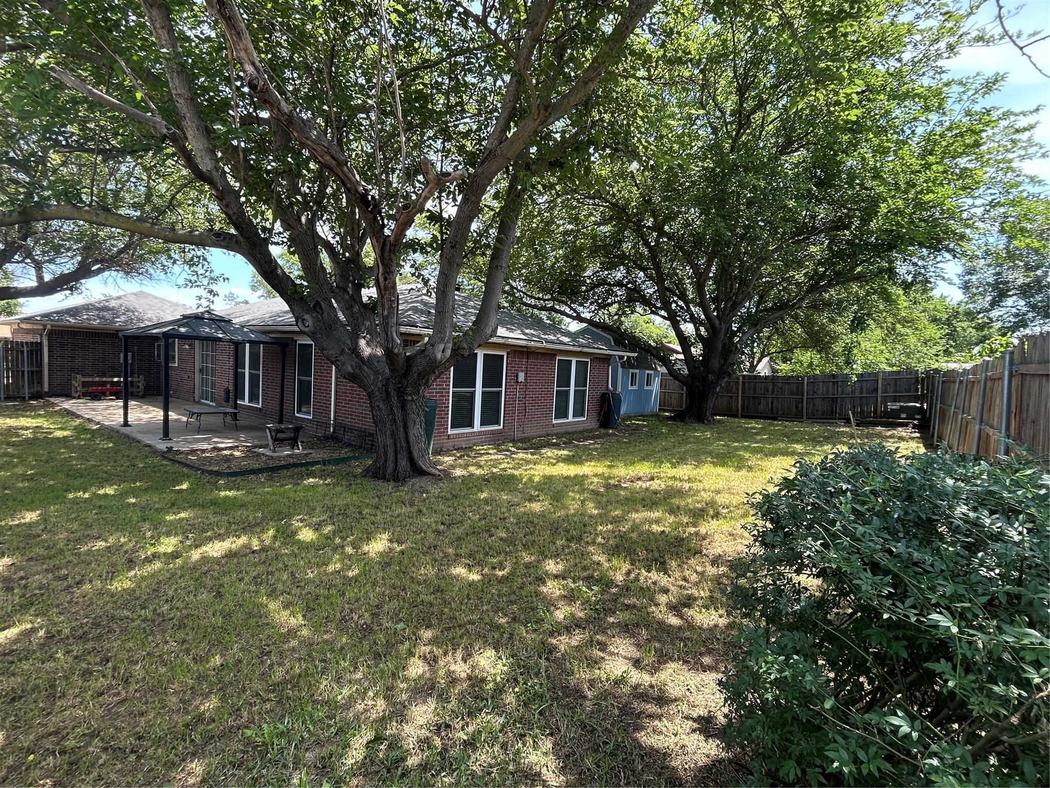 400 Indian Crest Drive, Saginaw, TX, 76179