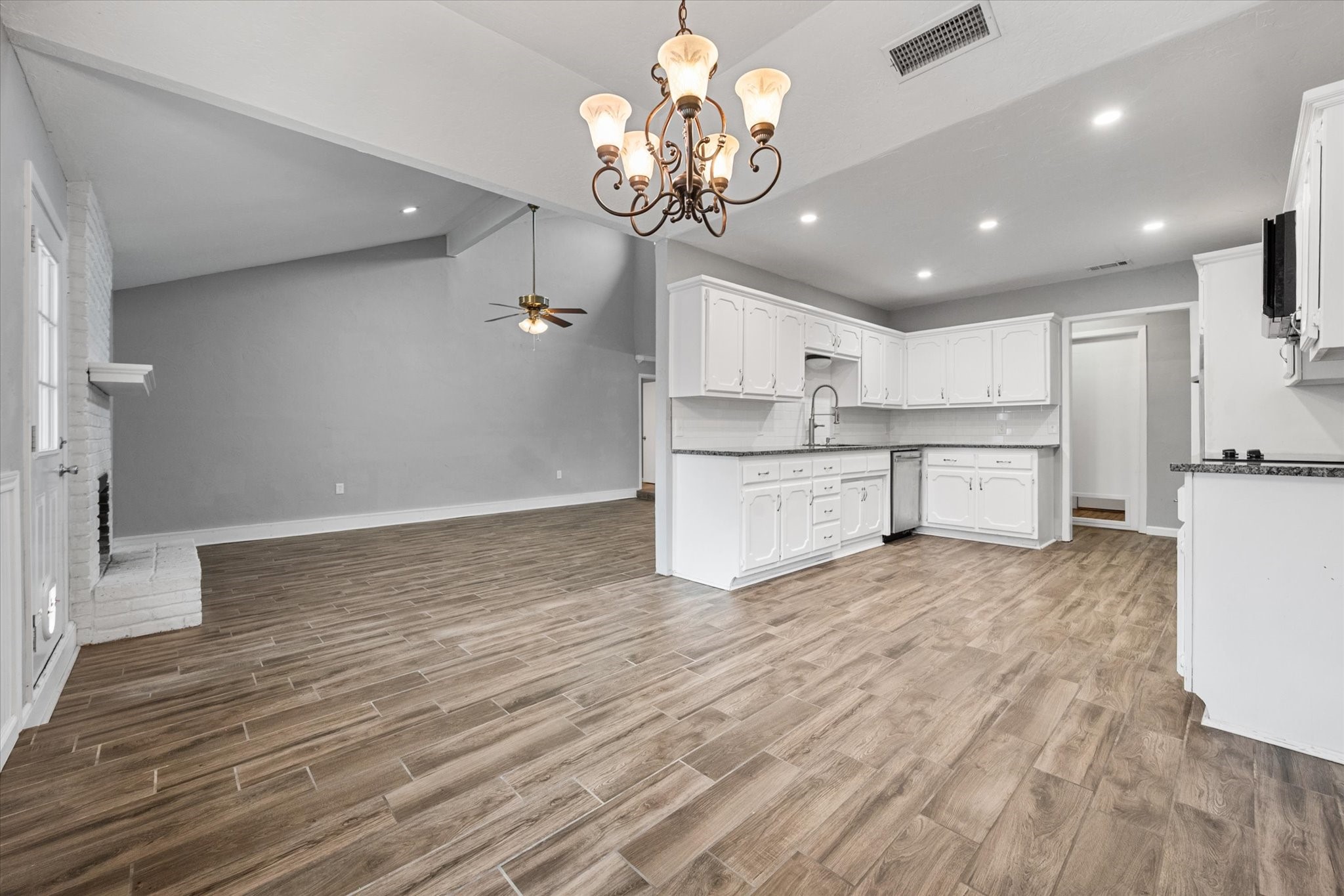 213 Meadowhill Drive, Benbrook, TX, 76126