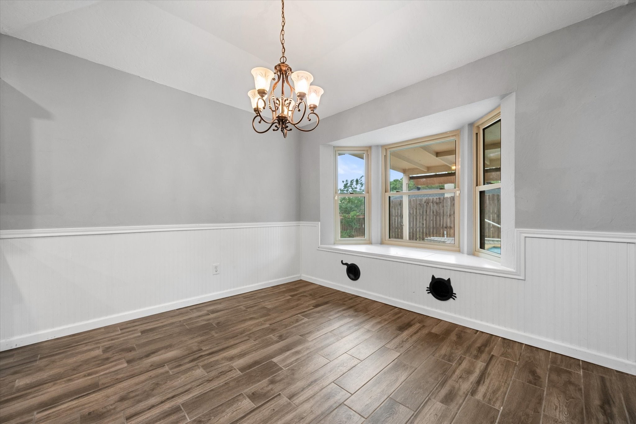 213 Meadowhill Drive, Benbrook, TX, 76126